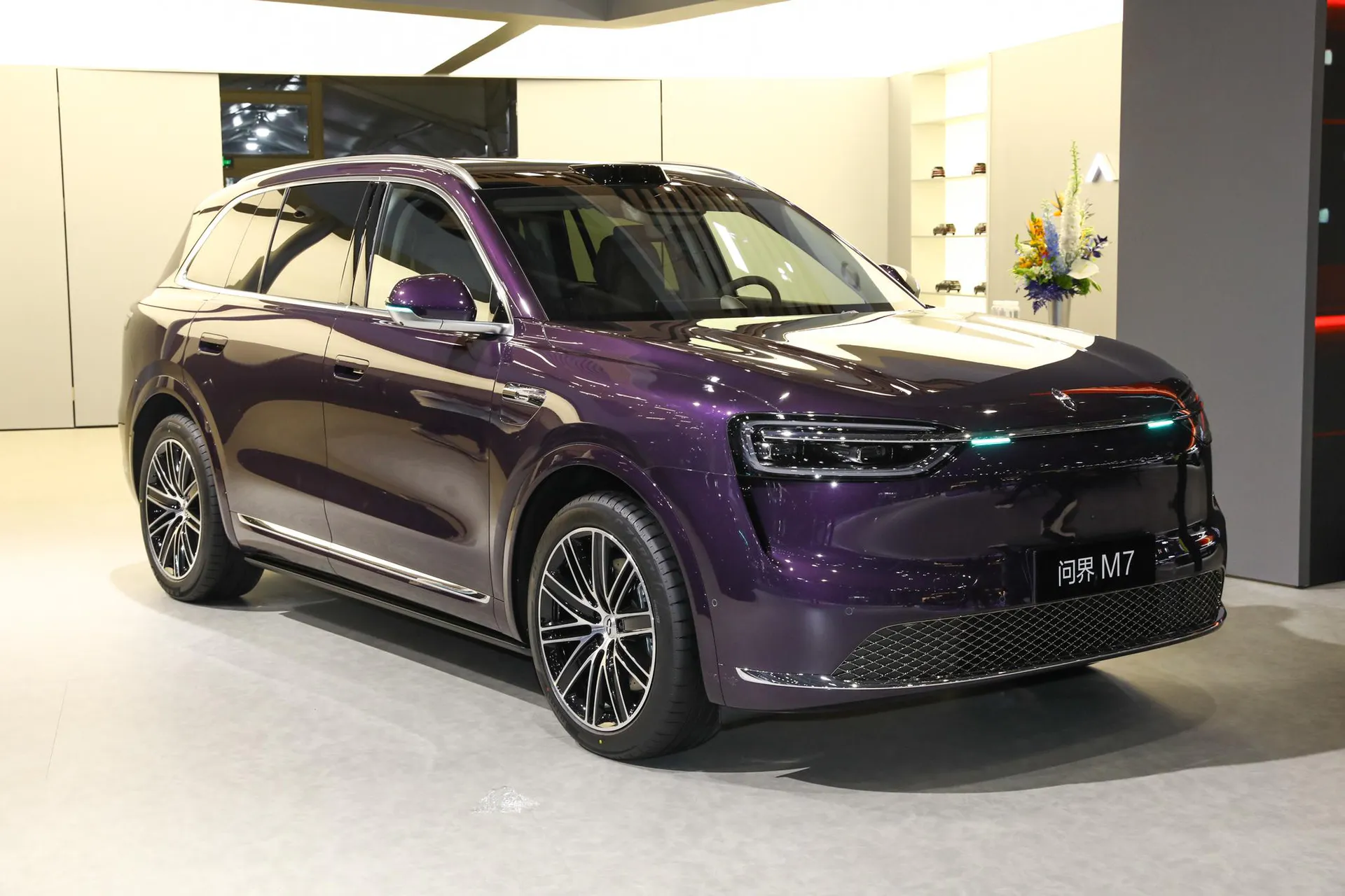  M7 Pure EV Ultra 6-Seater AWD (896-Line LiDAR)