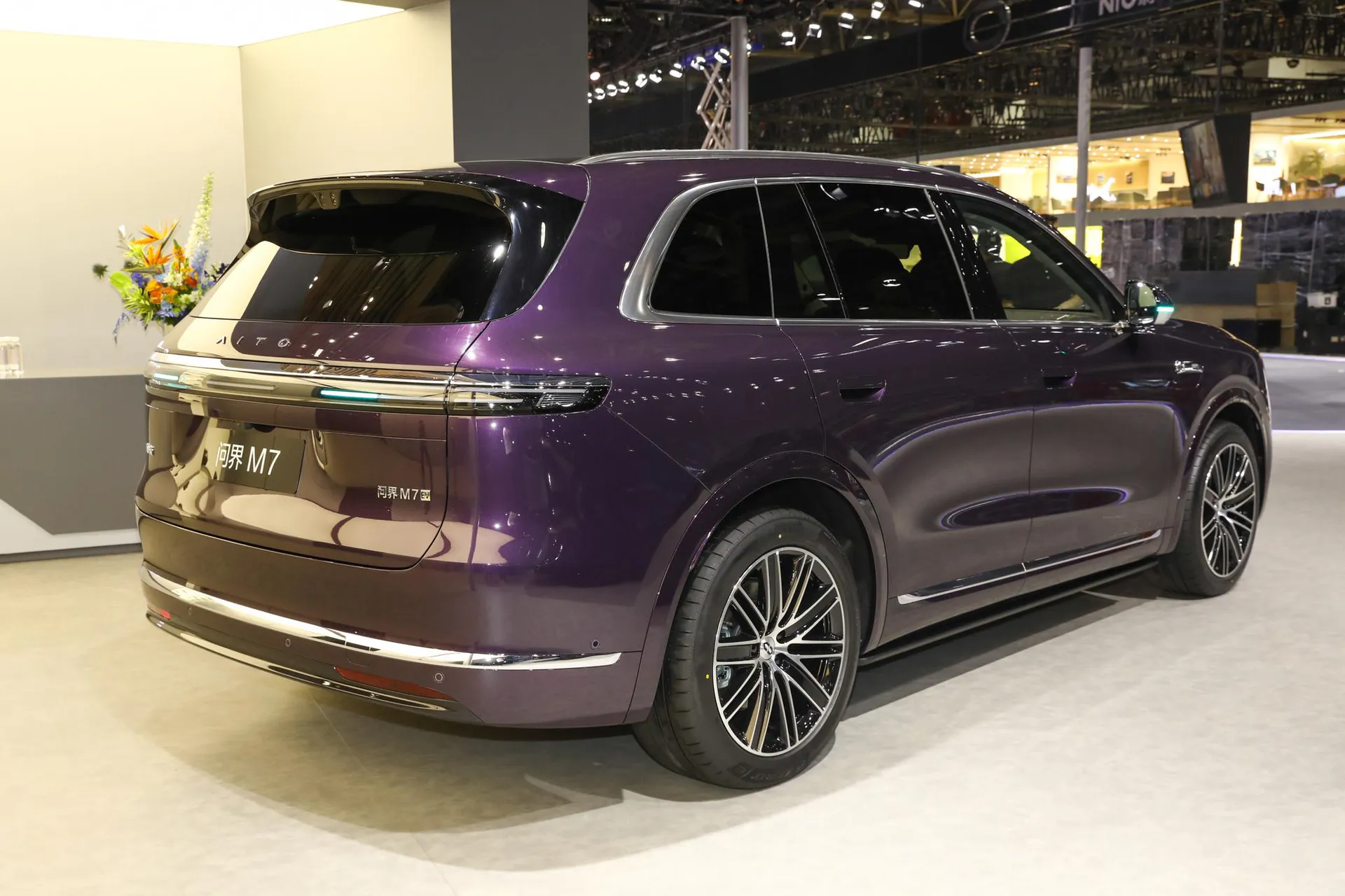  M7 Pure EV Ultra 6-Seater AWD (896-Line LiDAR)