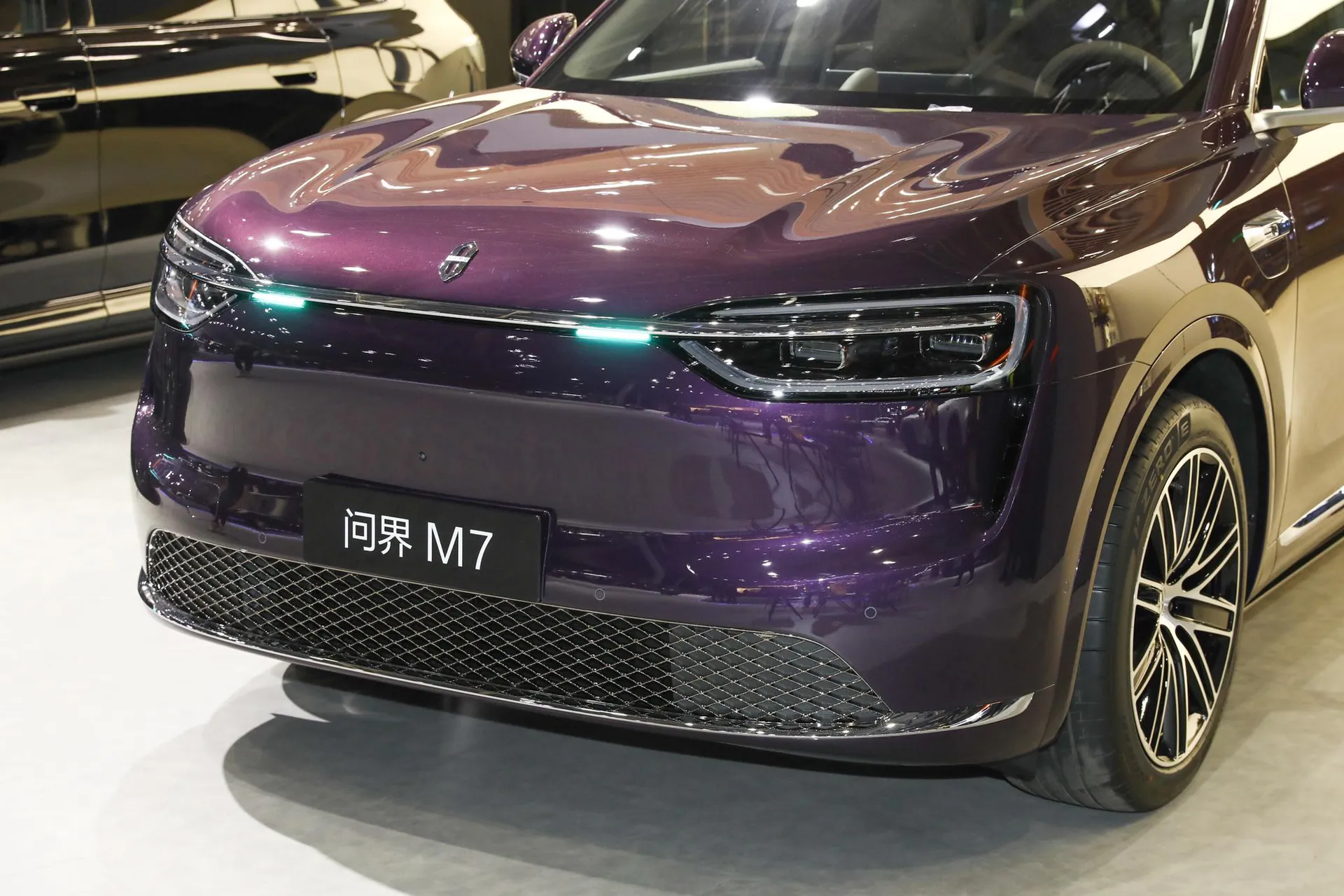  M7 Pure EV Ultra 6-Seater AWD (896-Line LiDAR)