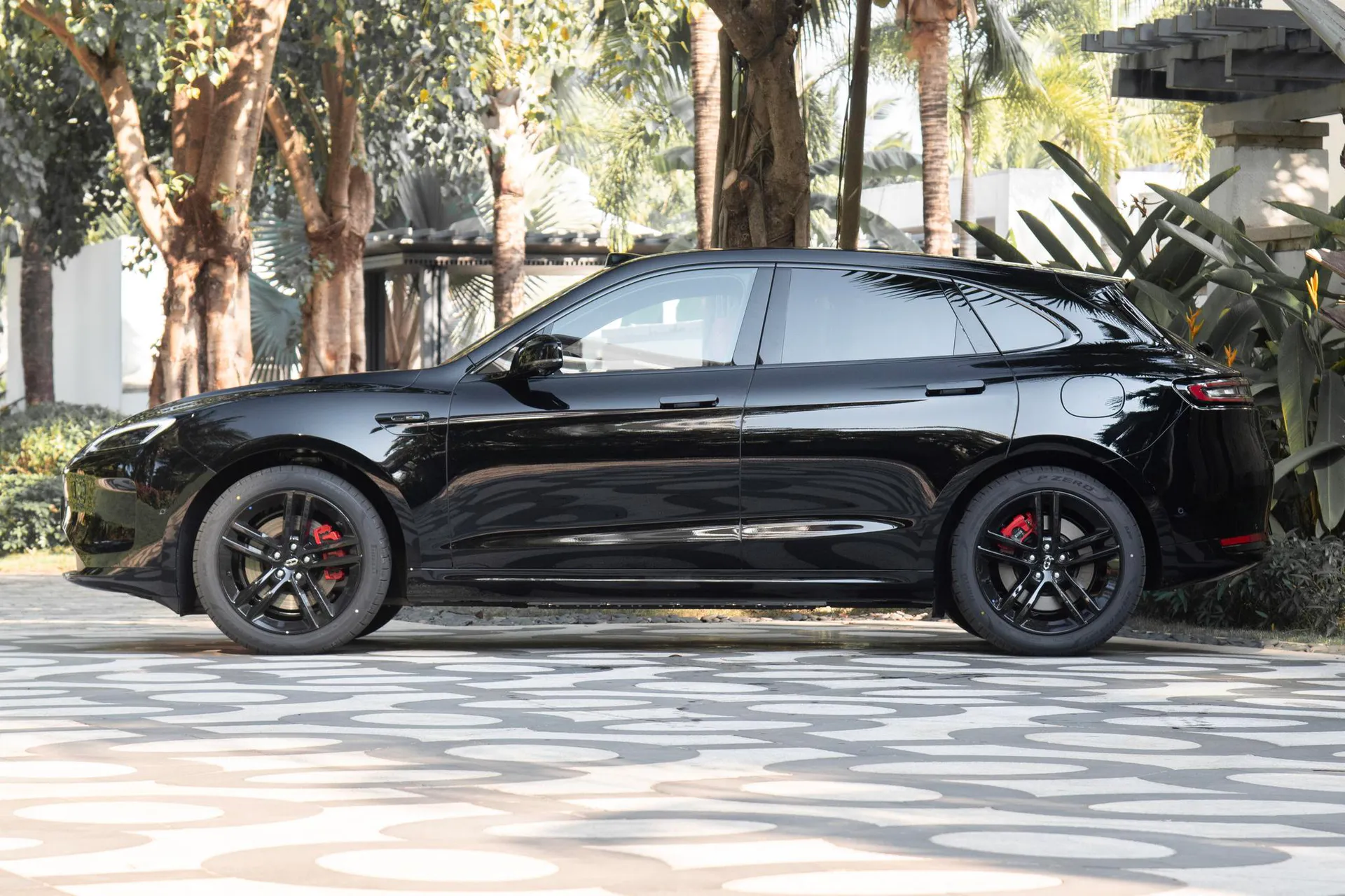  M5 Range Extender Ultra AWD