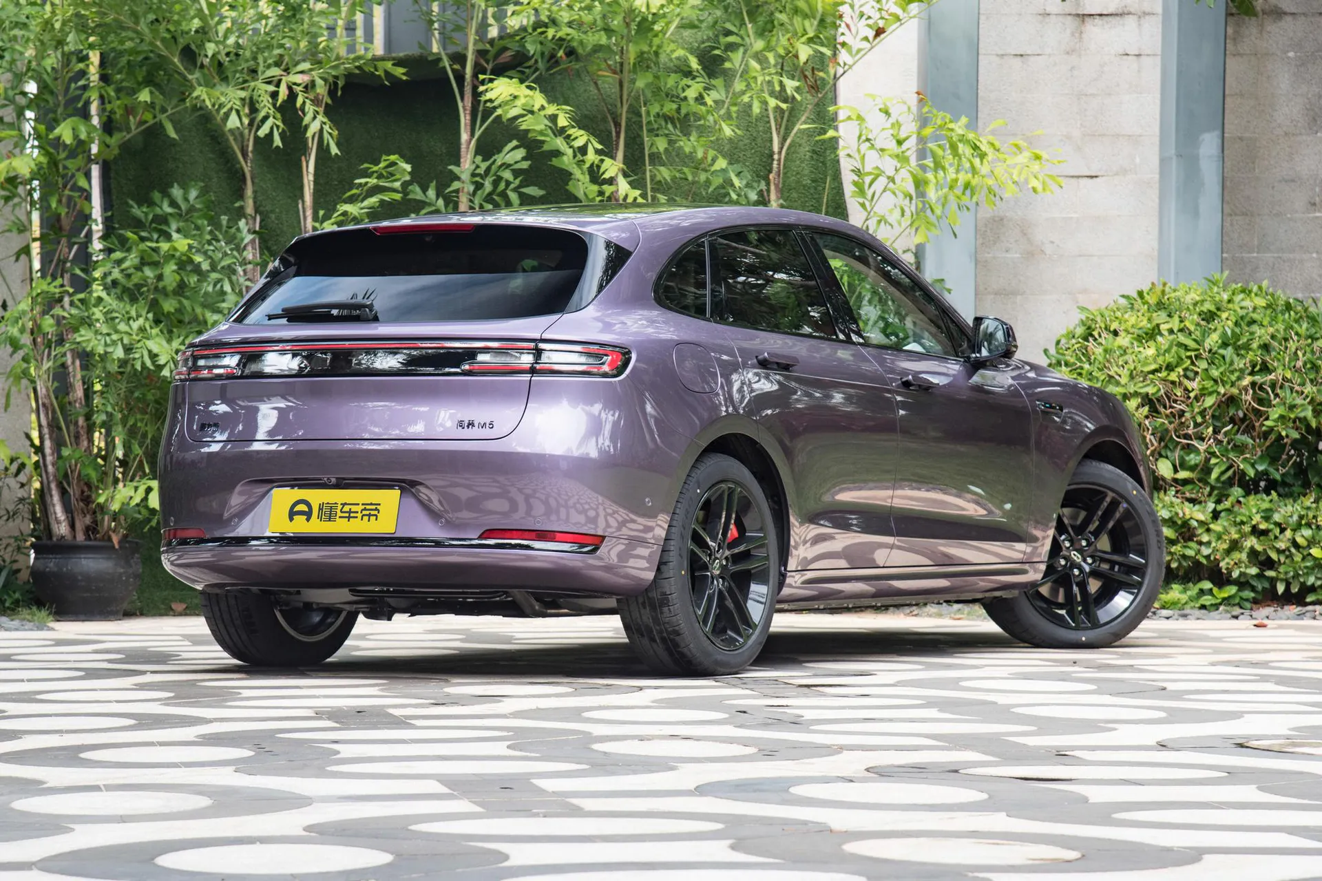  M5 Range Extender Ultra AWD