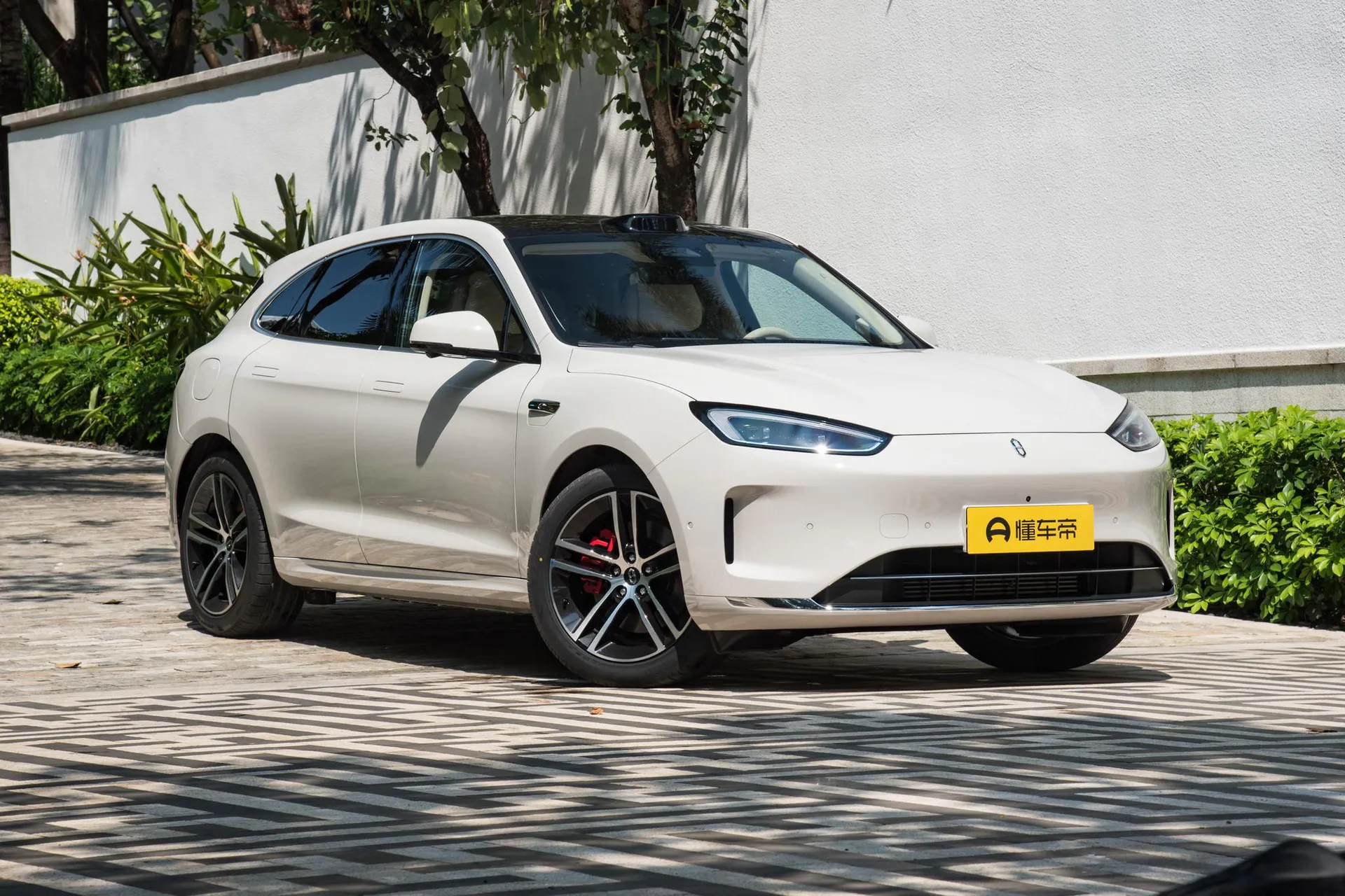  M5 Range Extender Ultra AWD