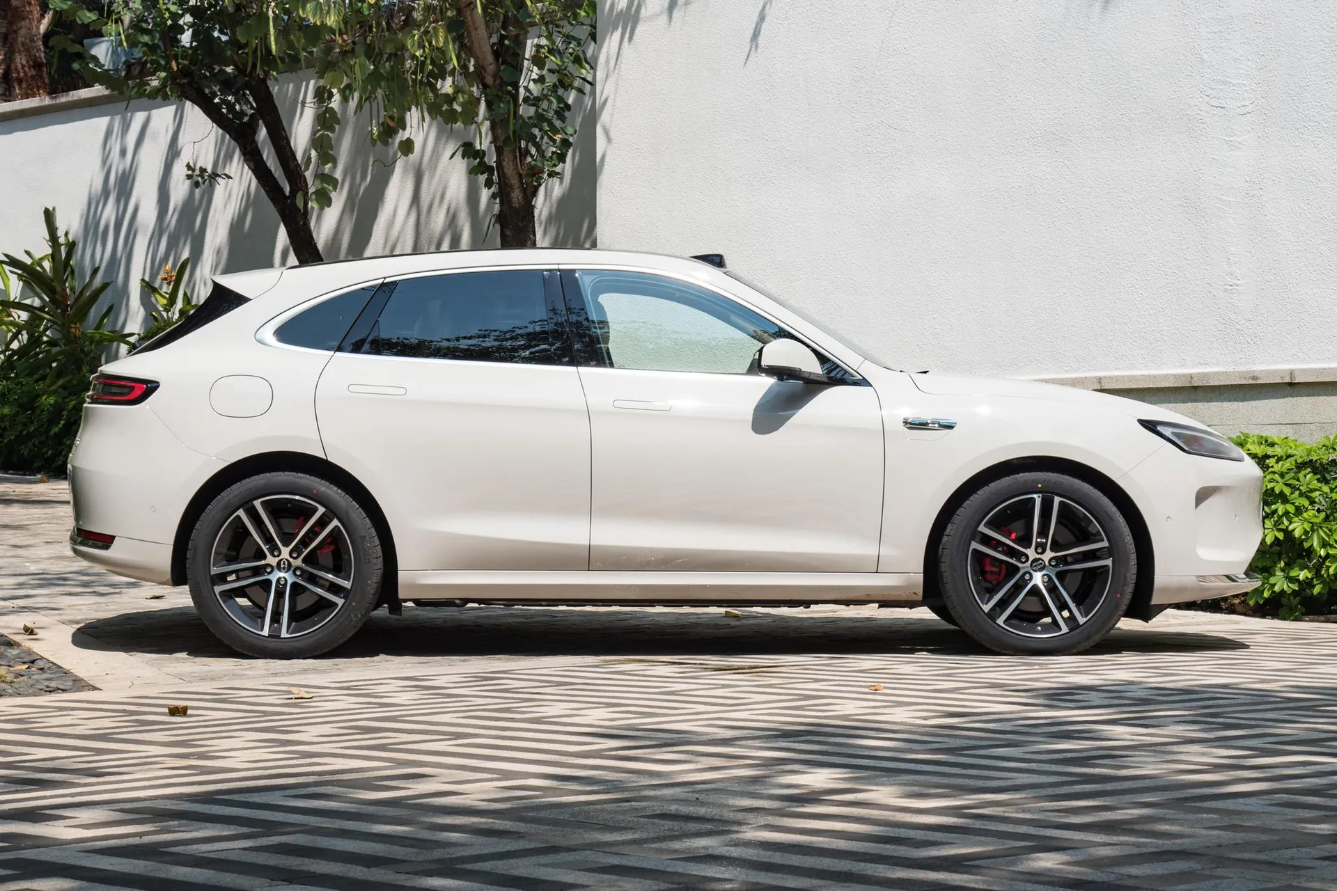  M5 Range Extender Ultra AWD