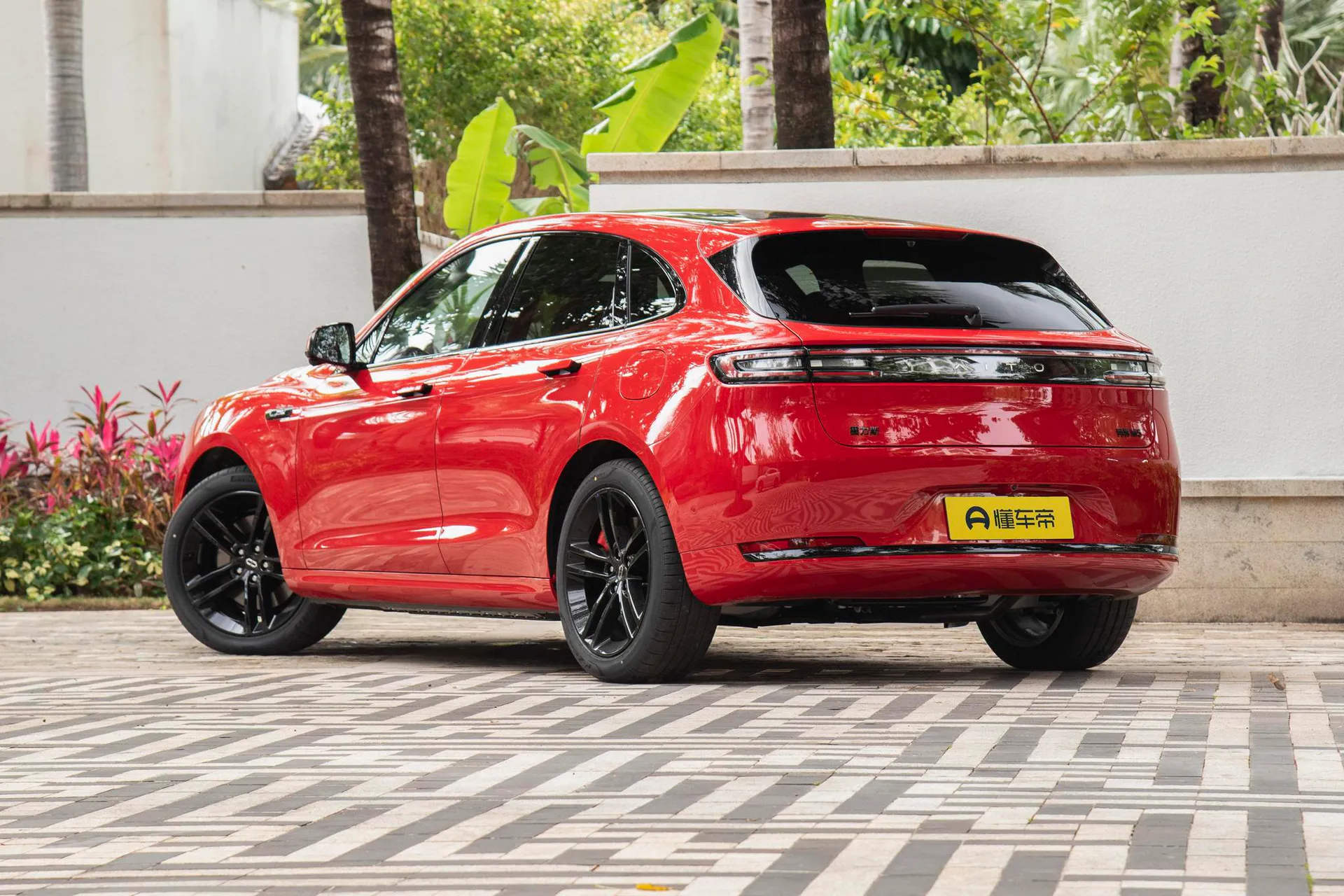  M5 Range Extender Ultra AWD
