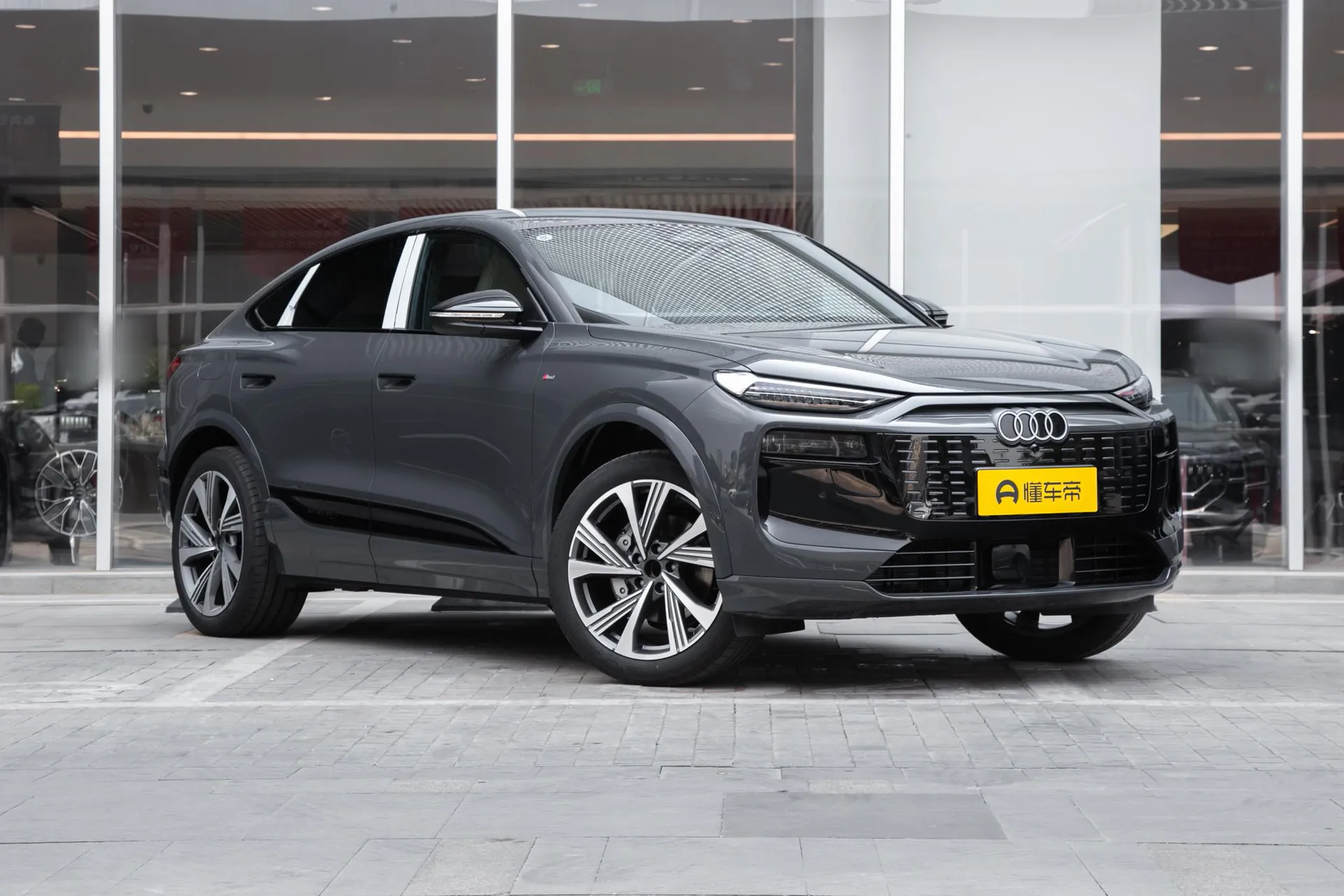  Q6L Sportback e-tron Long Range