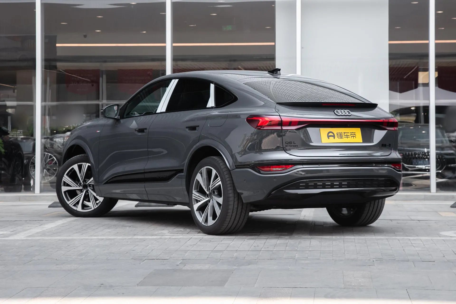  Q6L Sportback e-tron Long Range