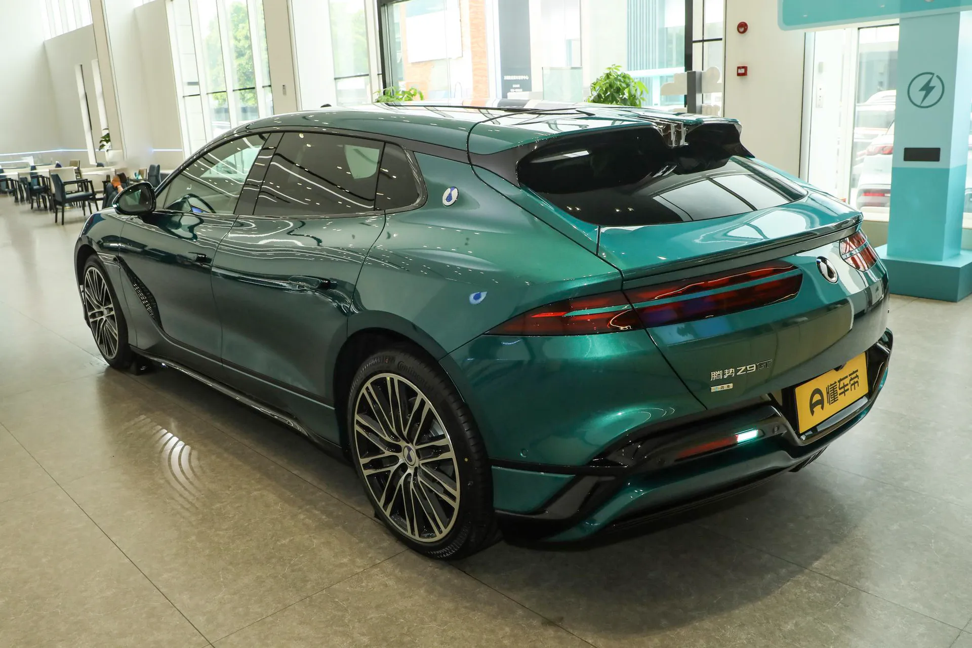  Z9GT Flash Charge Flagship