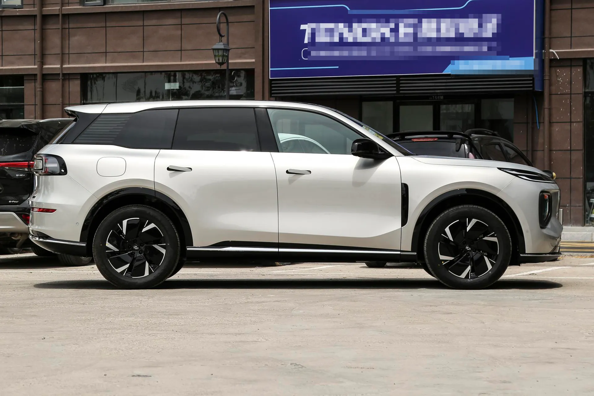  Q07 215 Premium