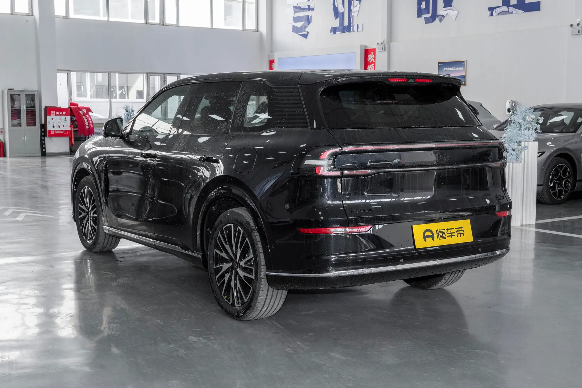  Q07 215 Flagship