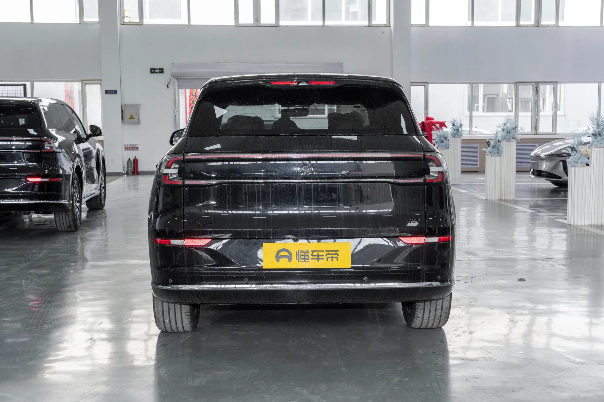  Q07 215 Flagship
