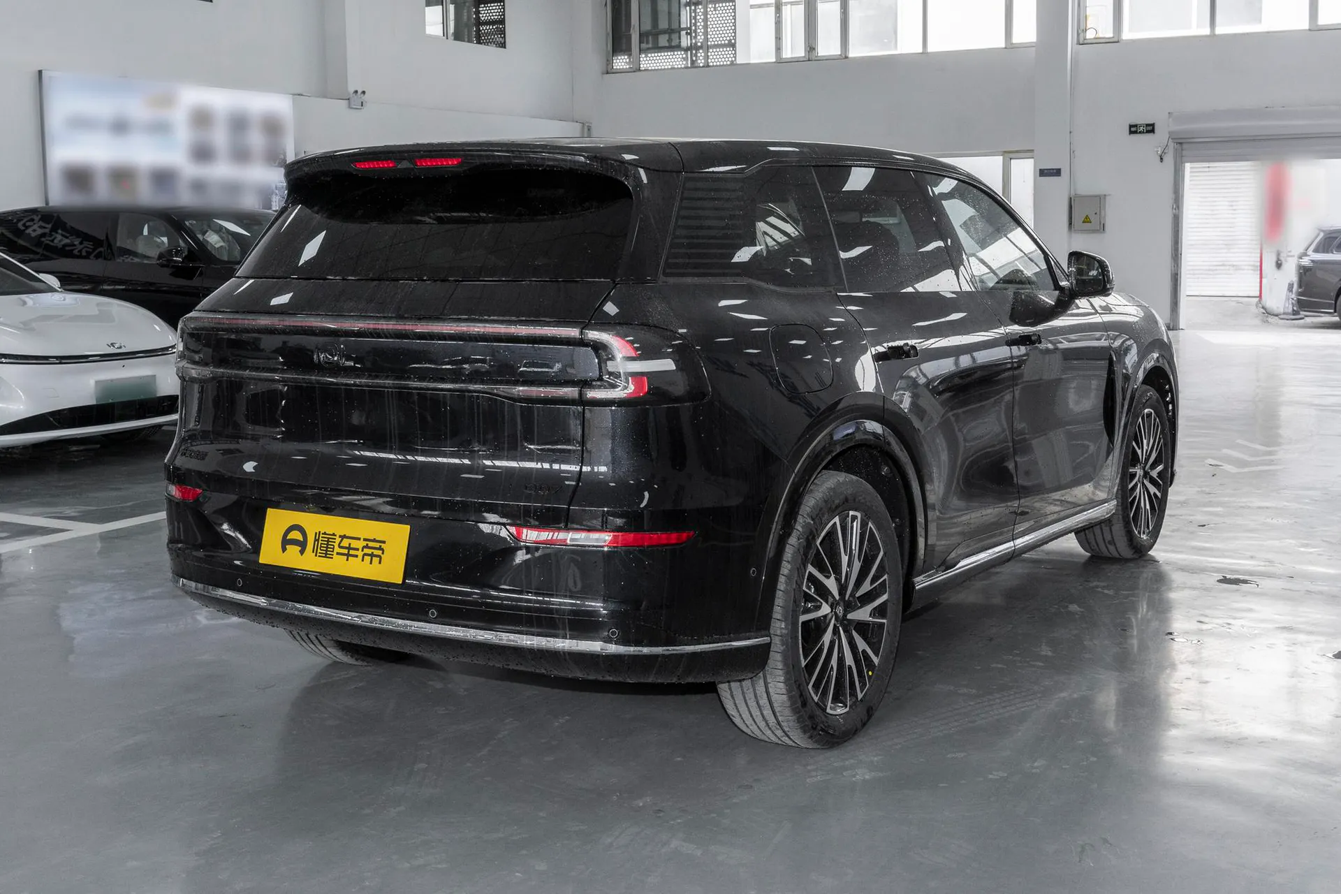  Q07 215 Flagship
