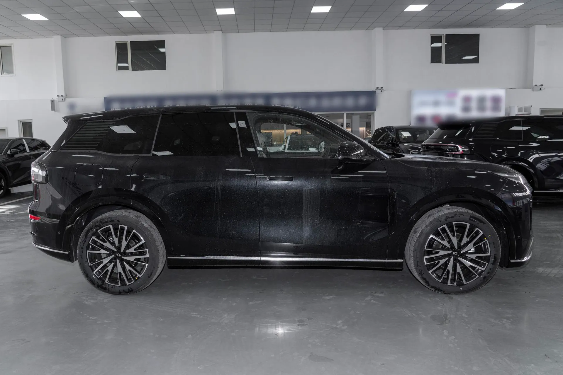  Q07 215 Flagship