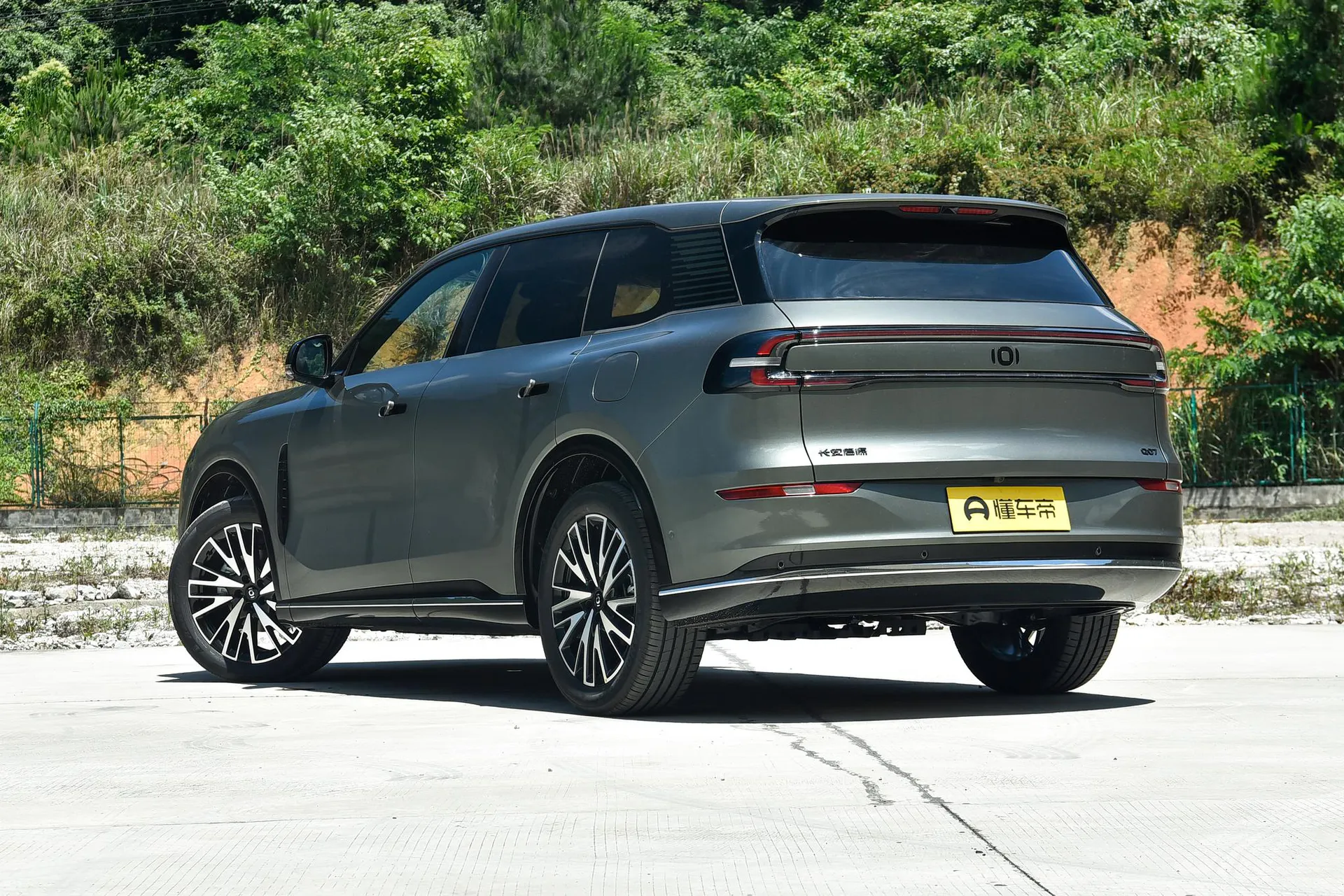  Q07 215 Flagship