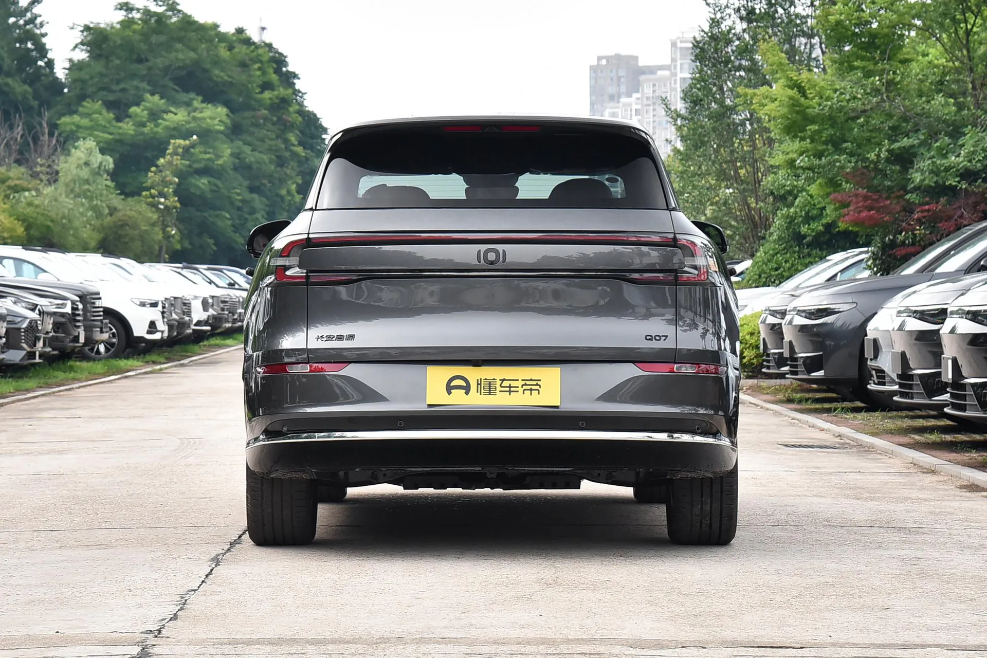 Q07 215 Flagship