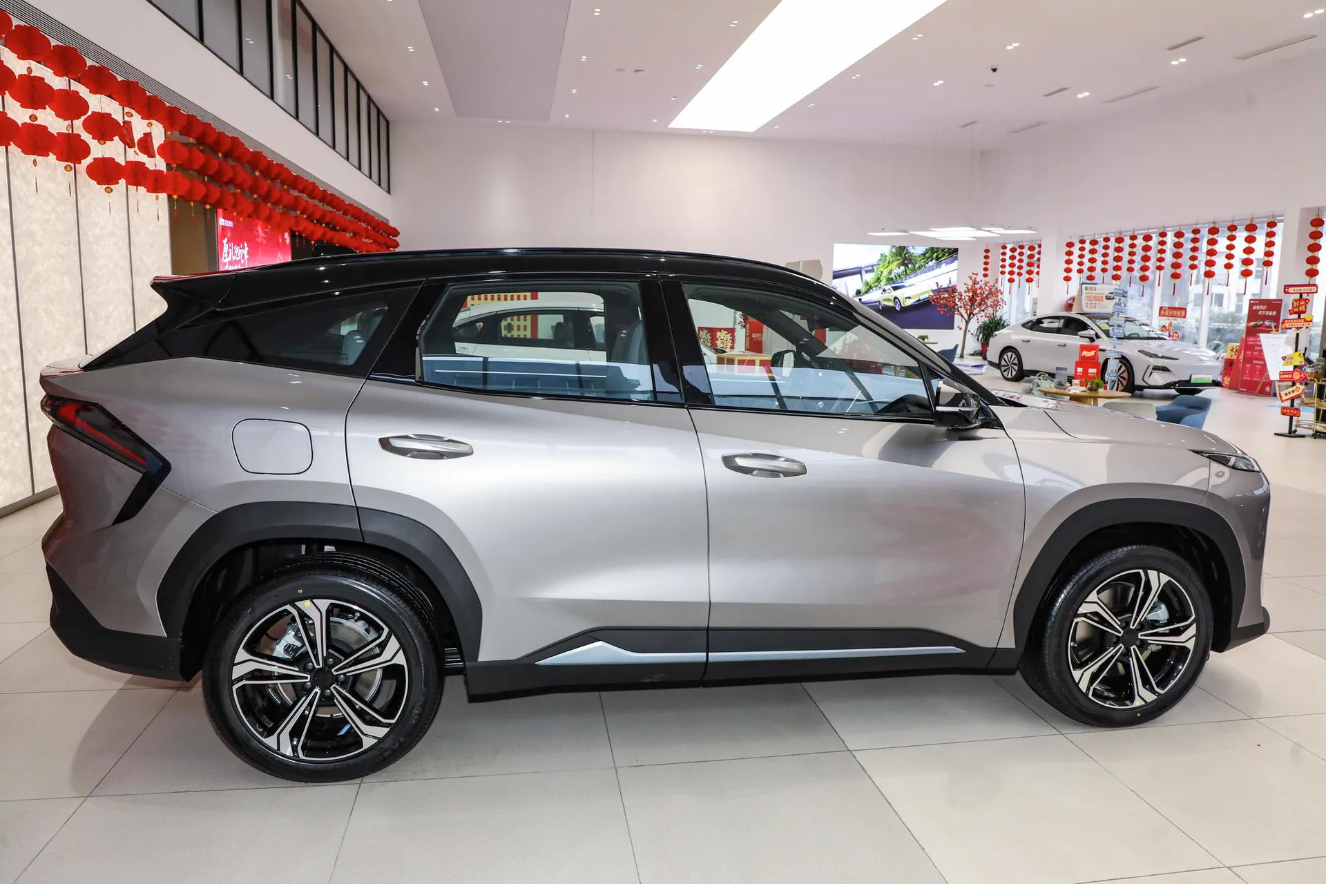  L7 1.5L EM-i 115km Discovery+