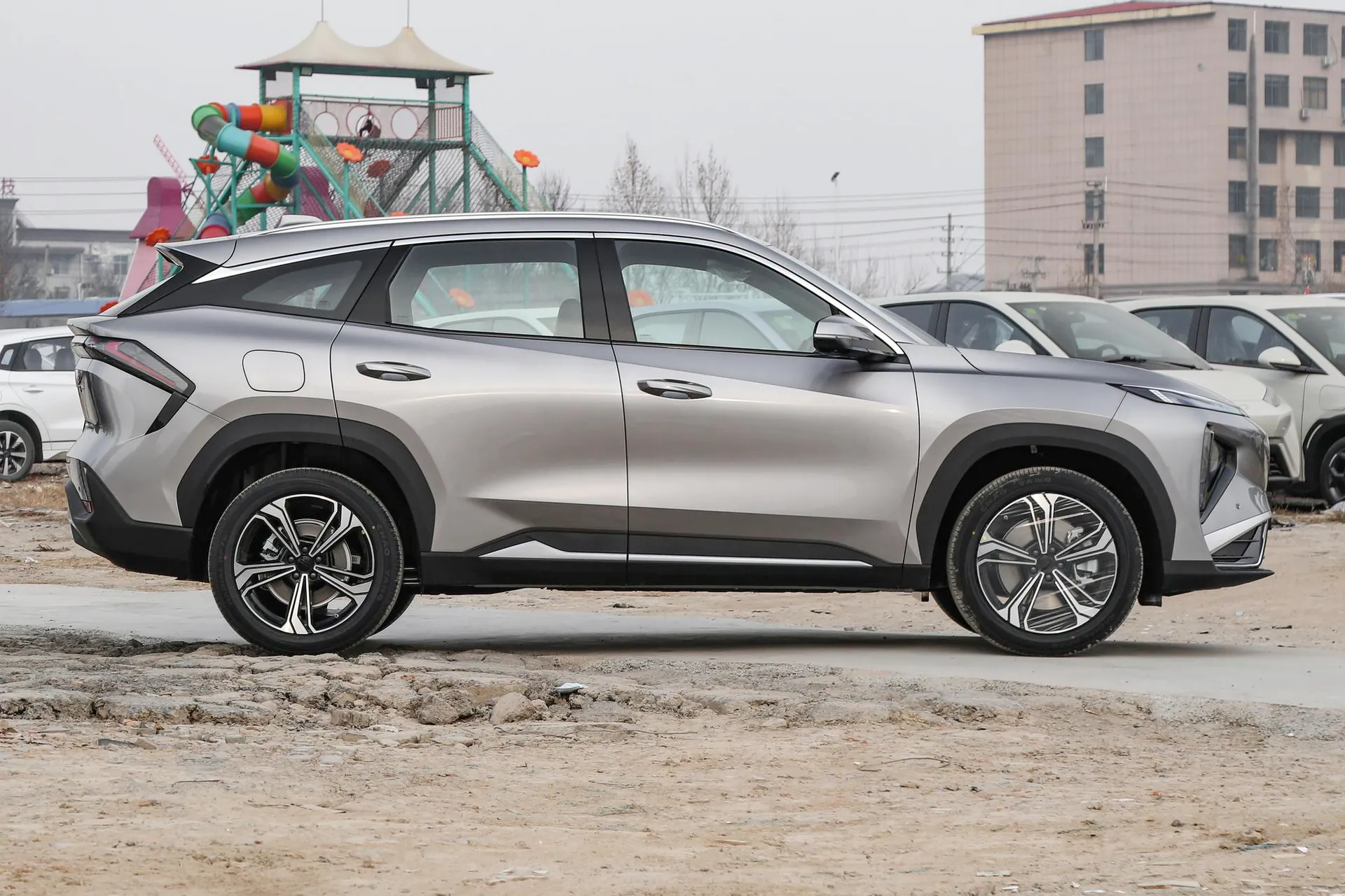  L7 1.5L EM-i 115km Discovery+