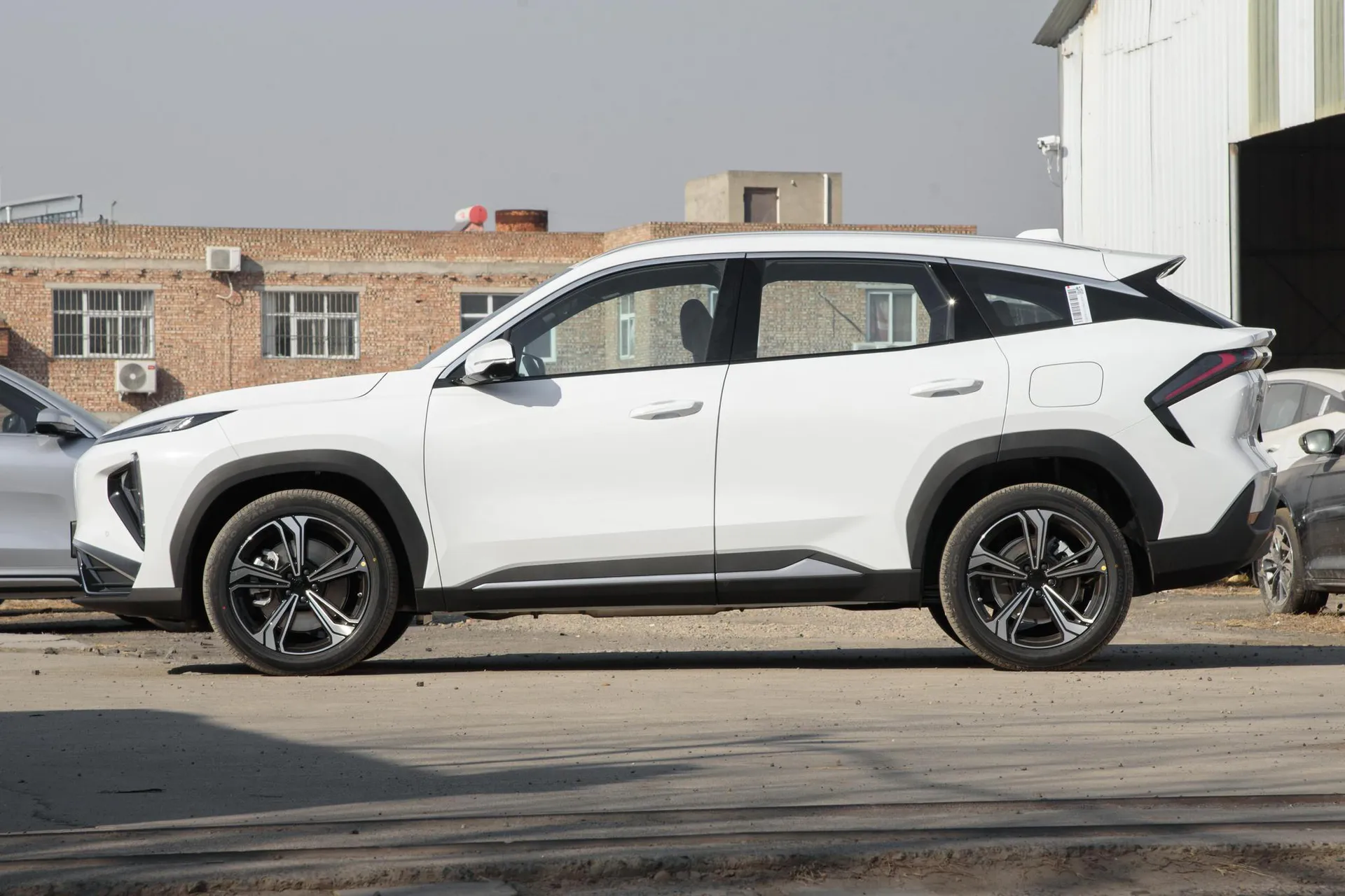  L7 1.5L EM-i 115km Discovery+