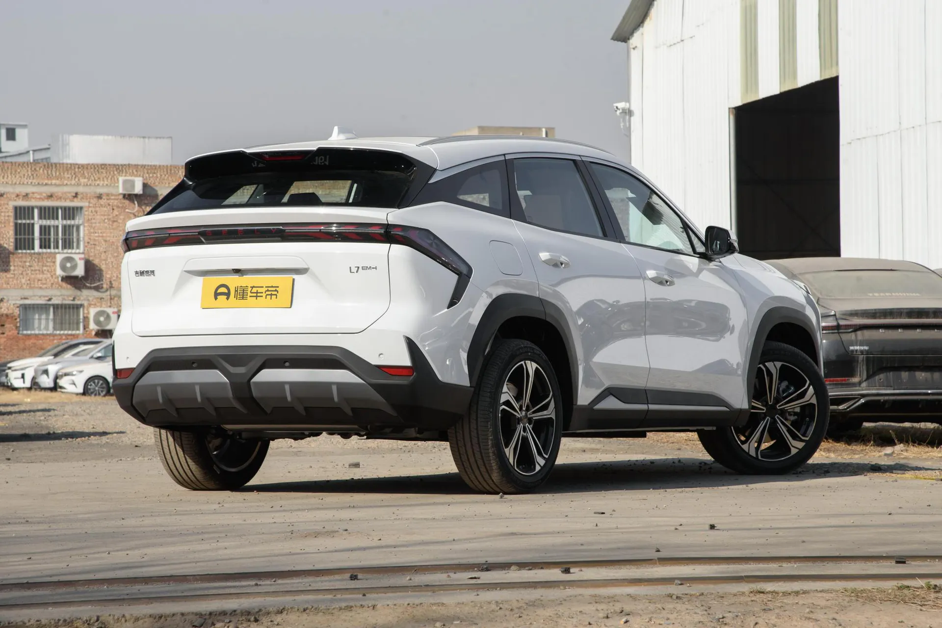  L7 1.5L EM-i 115km Discovery+