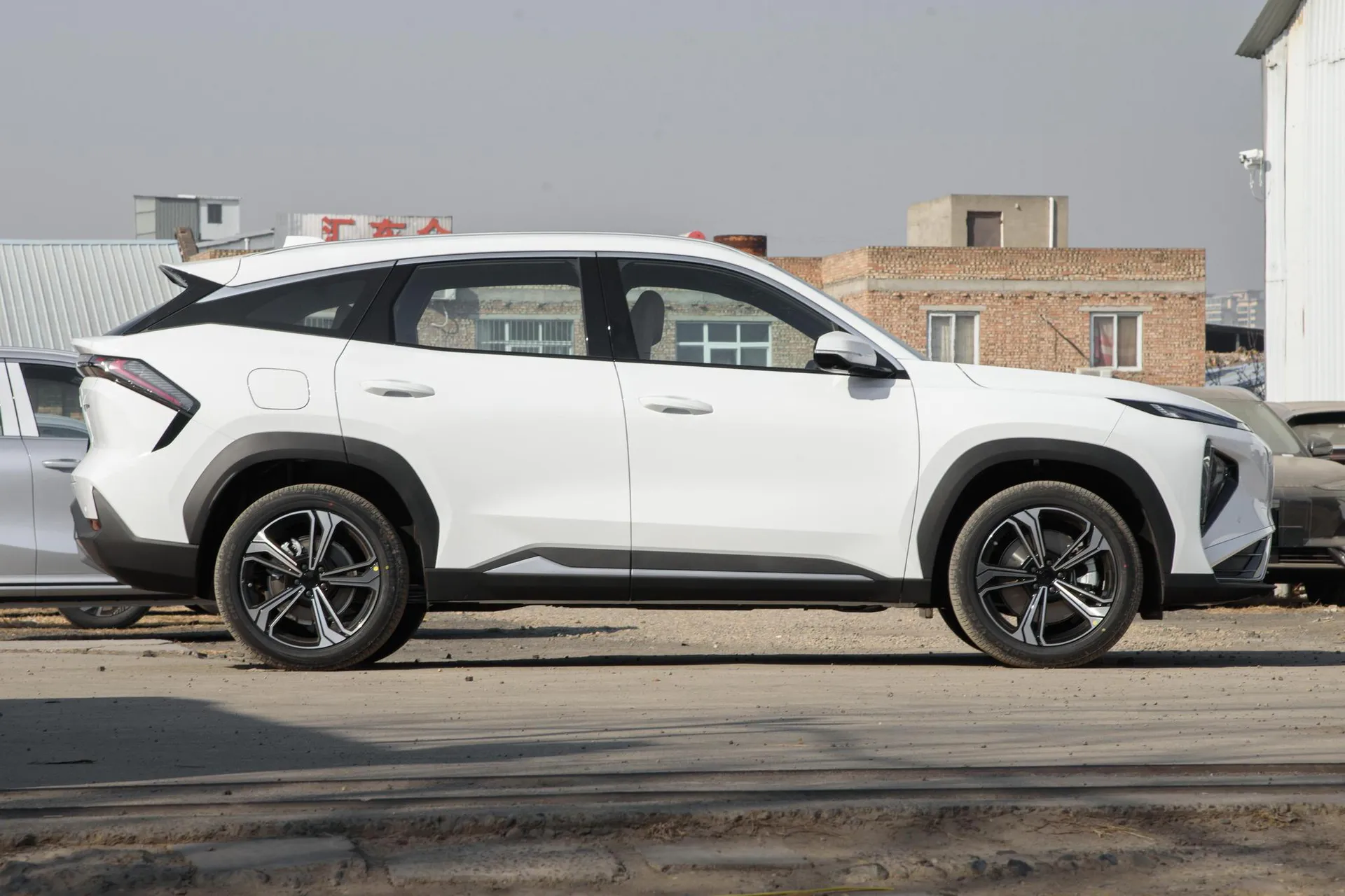  L7 1.5L EM-i 115km Discovery+