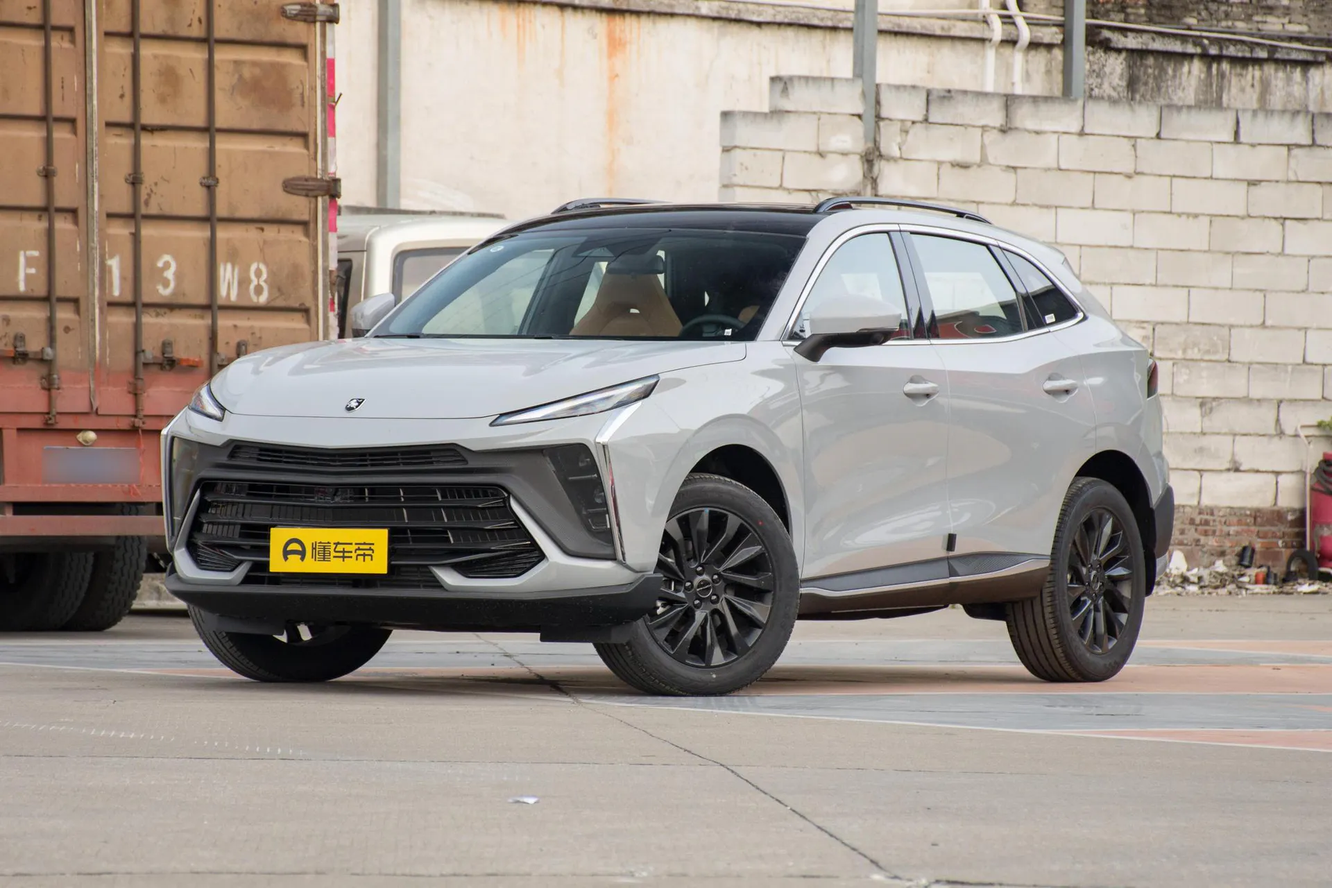 Внедорожник Forthing T5 EVO Raging 1.5TD DCT Mach Starlight (2024)