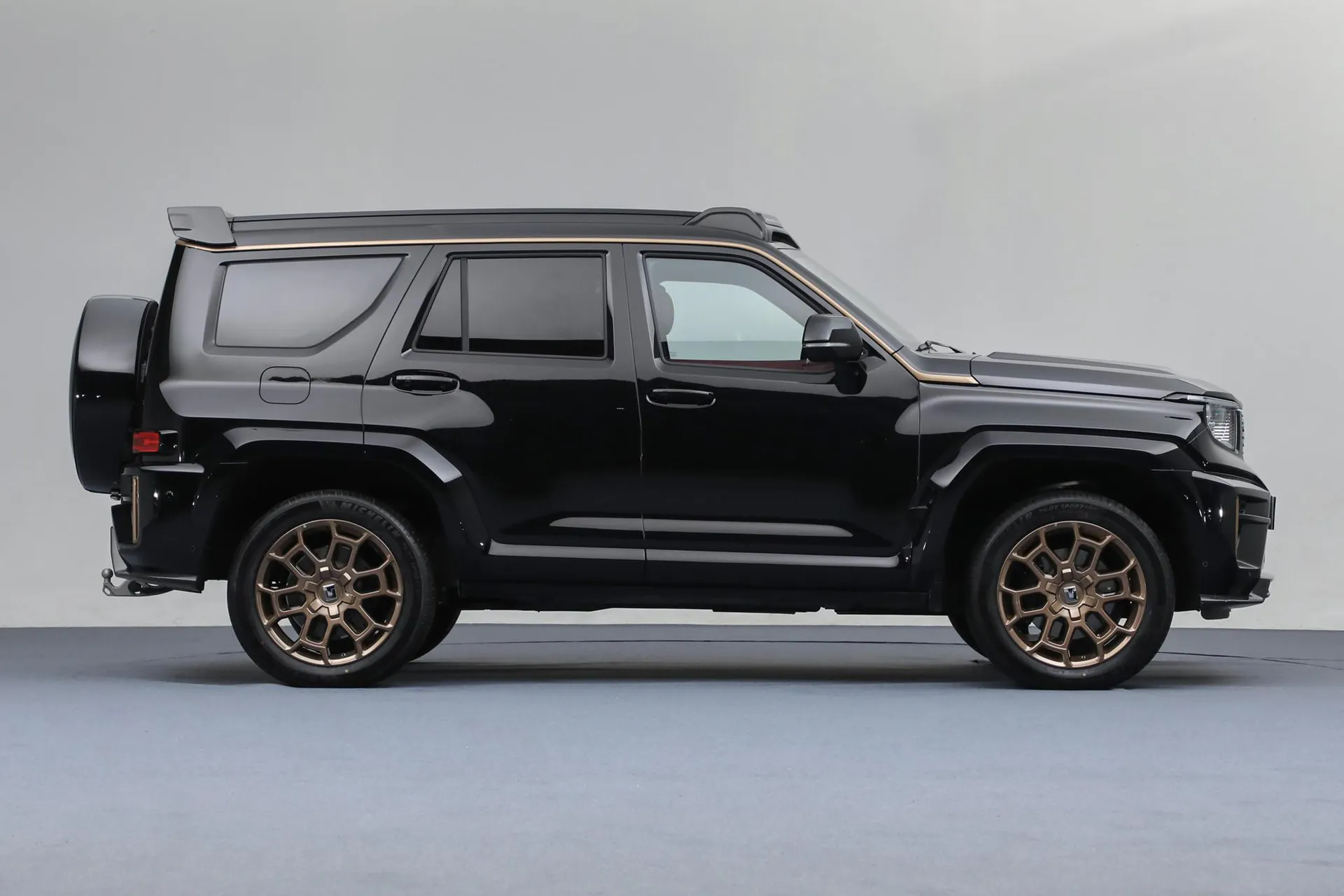  700 Hi4-T Launch Limited