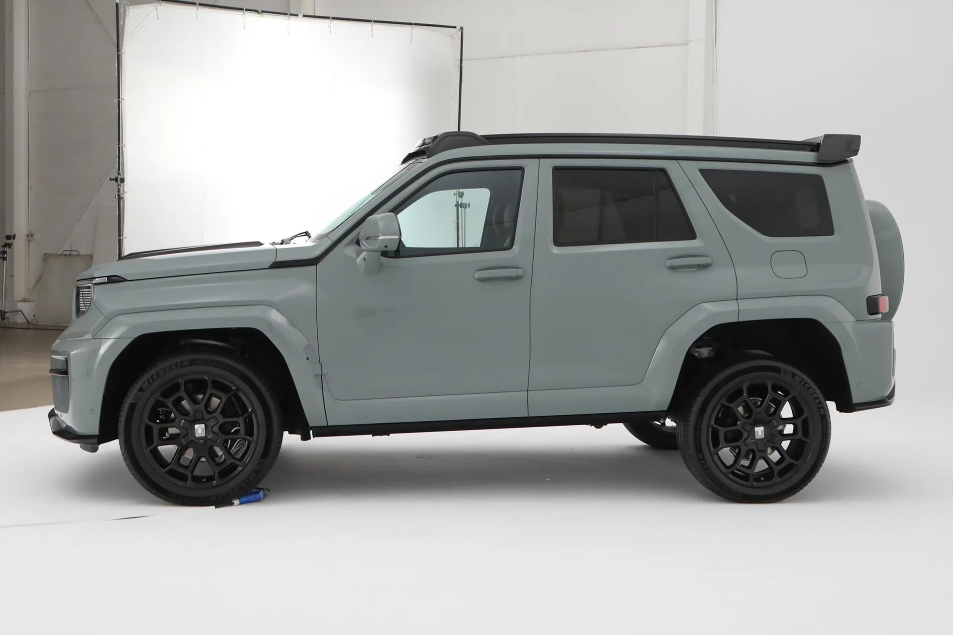  700 Hi4-T Launch Limited