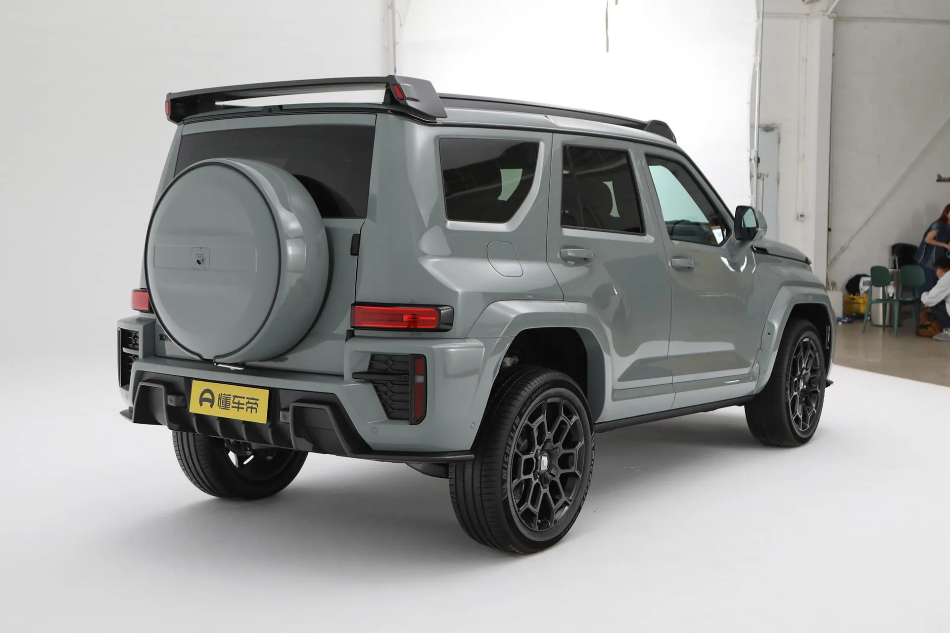  700 Hi4-T Launch Limited