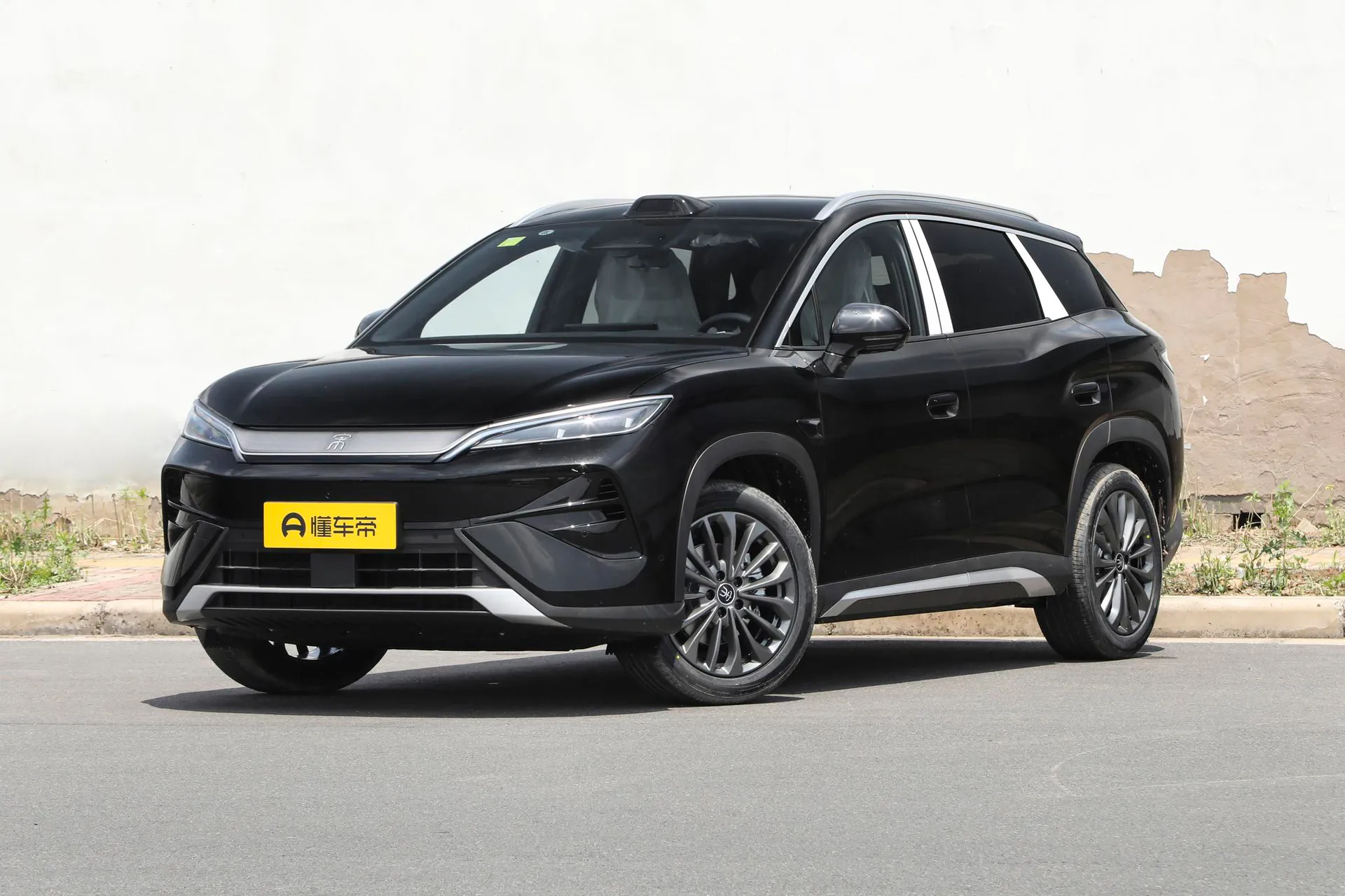 Внедорожник BYD Song Ultra EV 605 KM Surpass (2026)