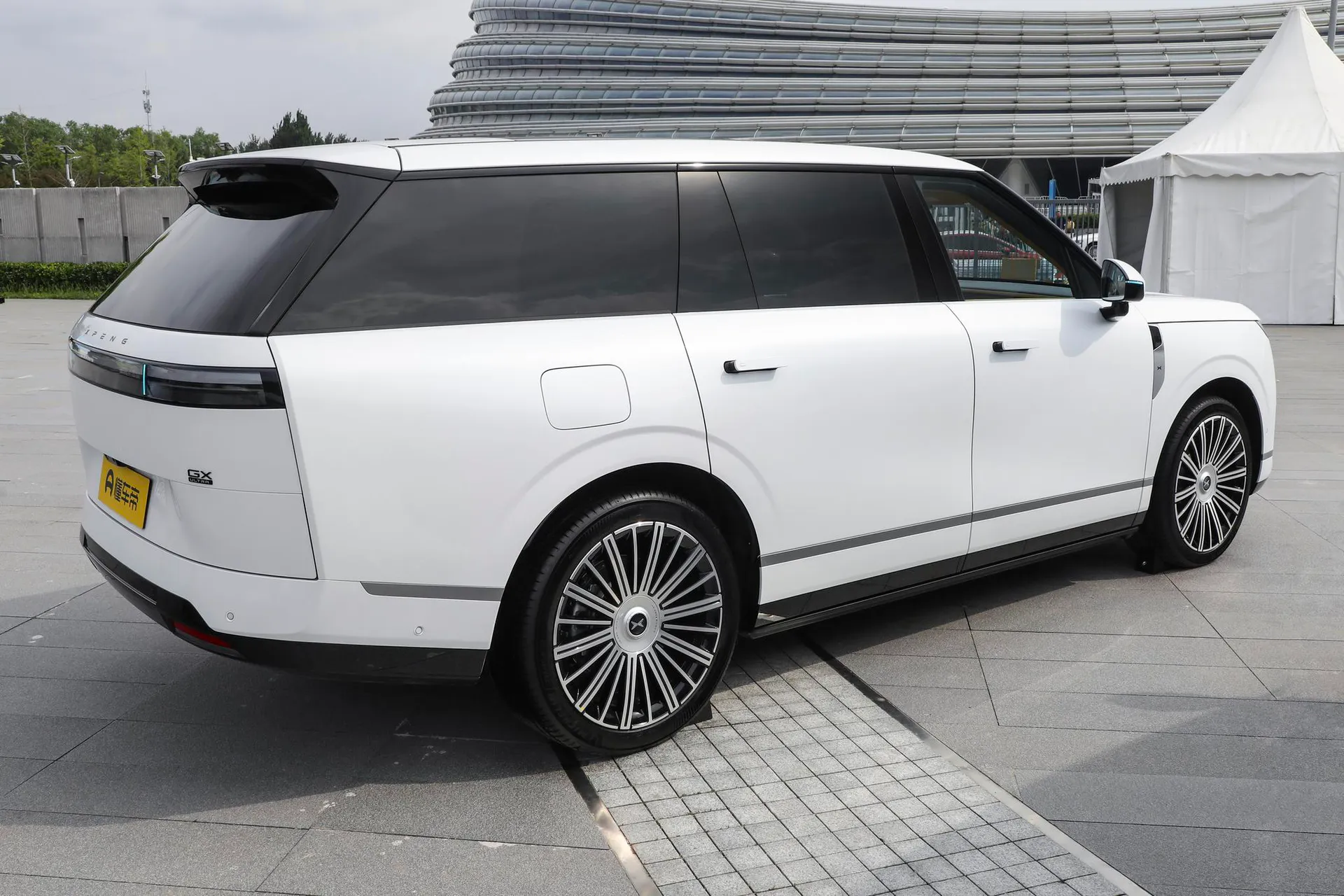  GX BEV 750 AWD Ultra Flagship