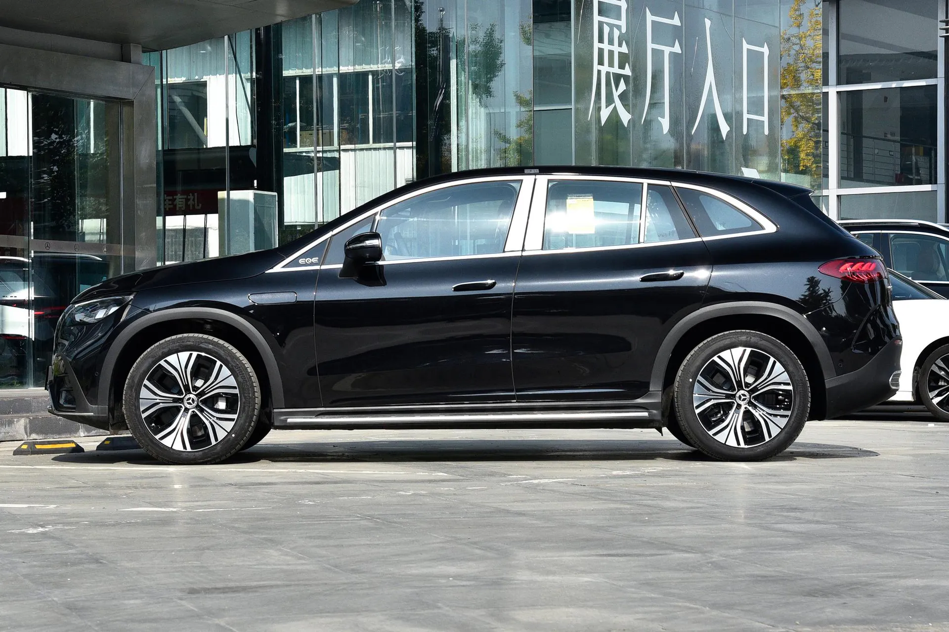  EQE SUV EQE SUV 500 4MATIC Pioneer