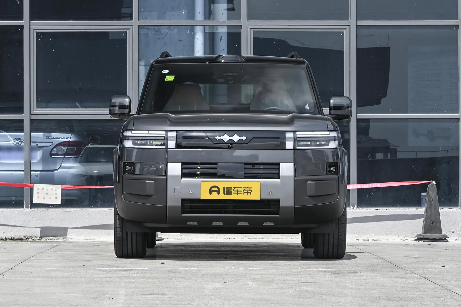  Titanium 7 EV 675 KM RWD Flash Charge
