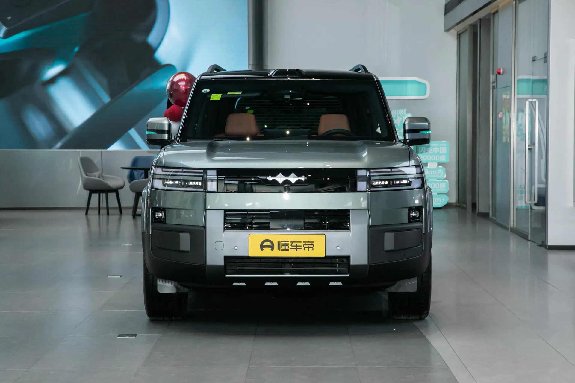  Titanium 7 EV 675 KM RWD Flash Charge