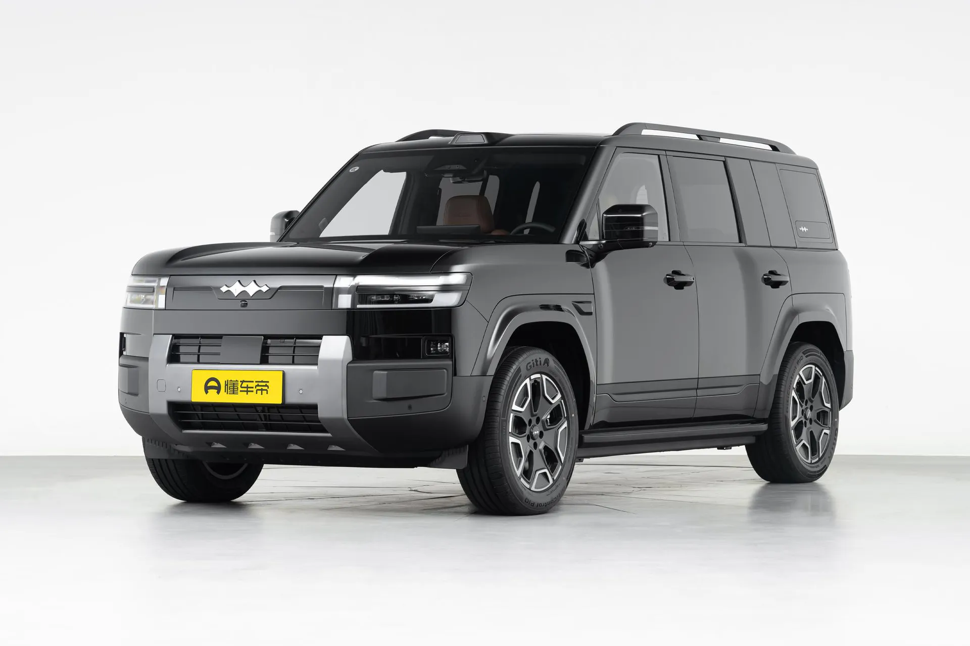 Внедорожник Fang Cheng Bao Titanium 7 EV 755 KM RWD Flash Charge (2026)