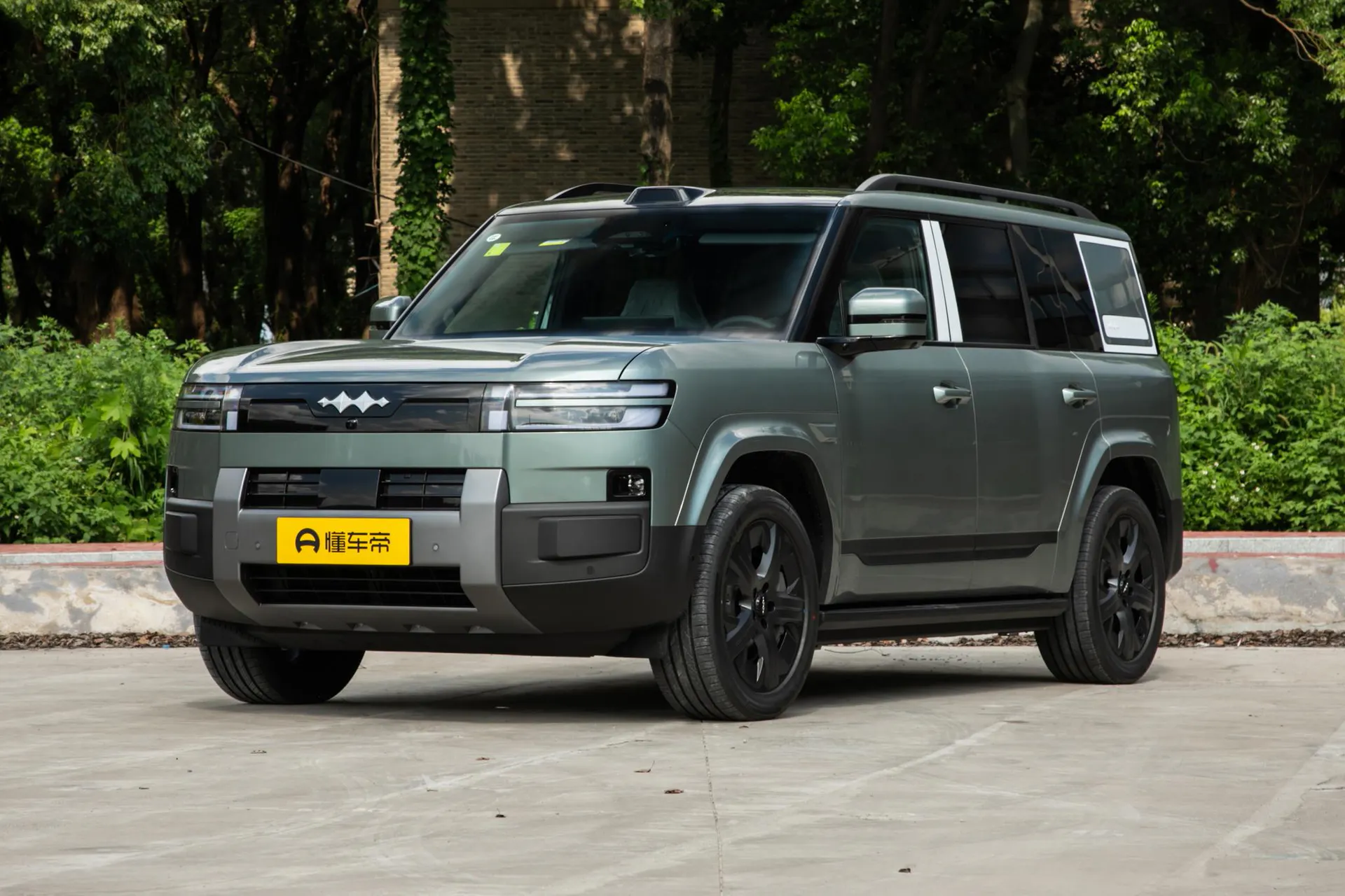  Titanium 7 EV 675 KM AWD Flash Charge