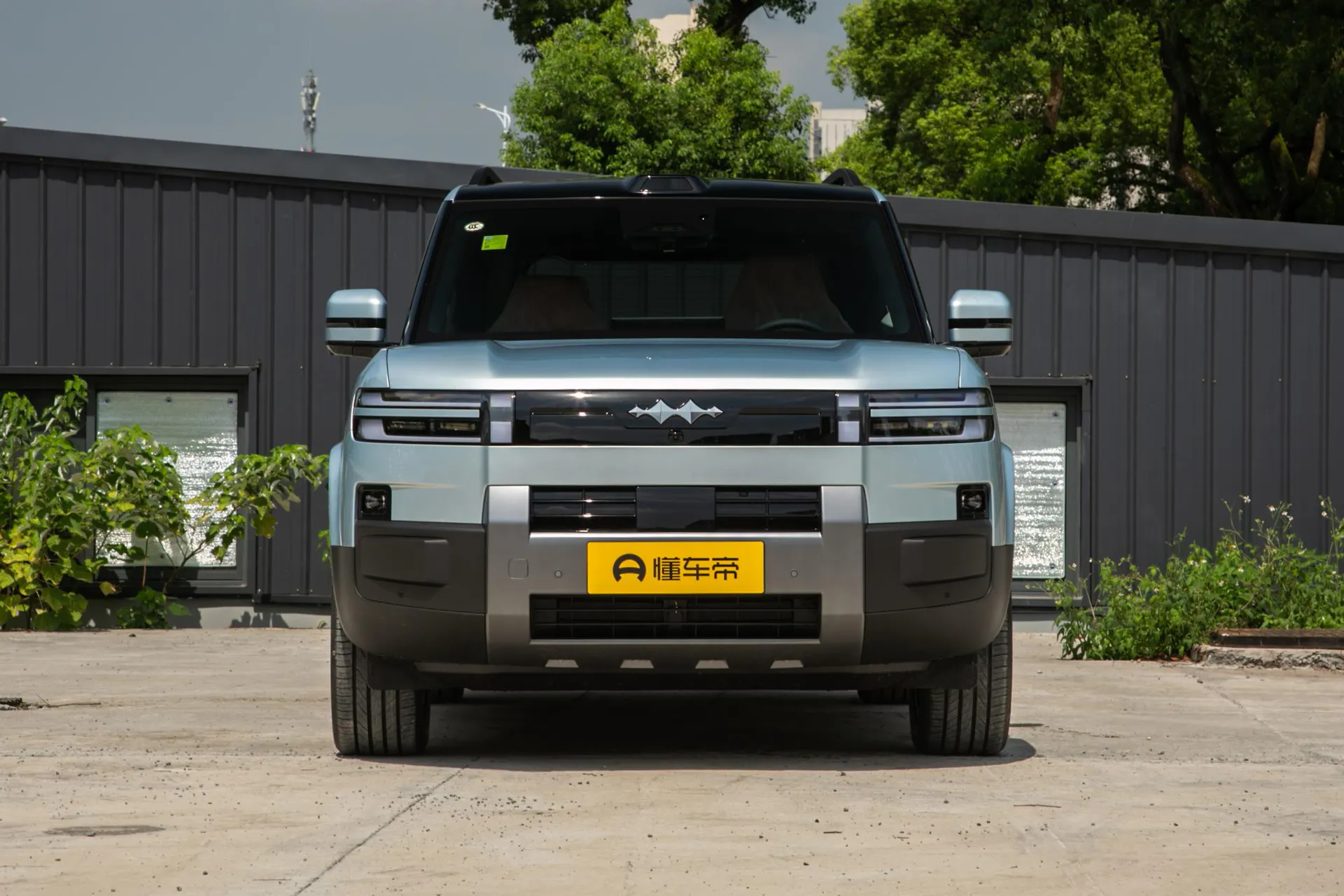 Titanium 7 EV 675 KM AWD Flash Charge