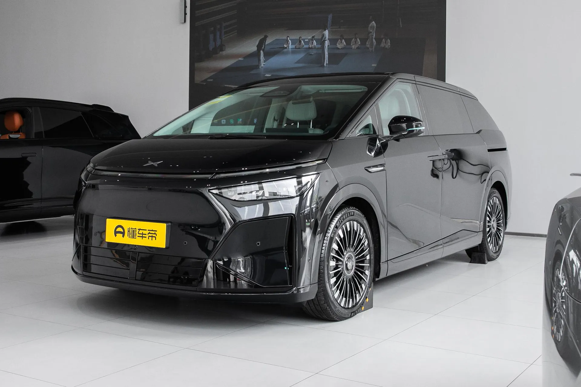 Минивэн Xpeng X9 BEV 750 Ultra (2026)