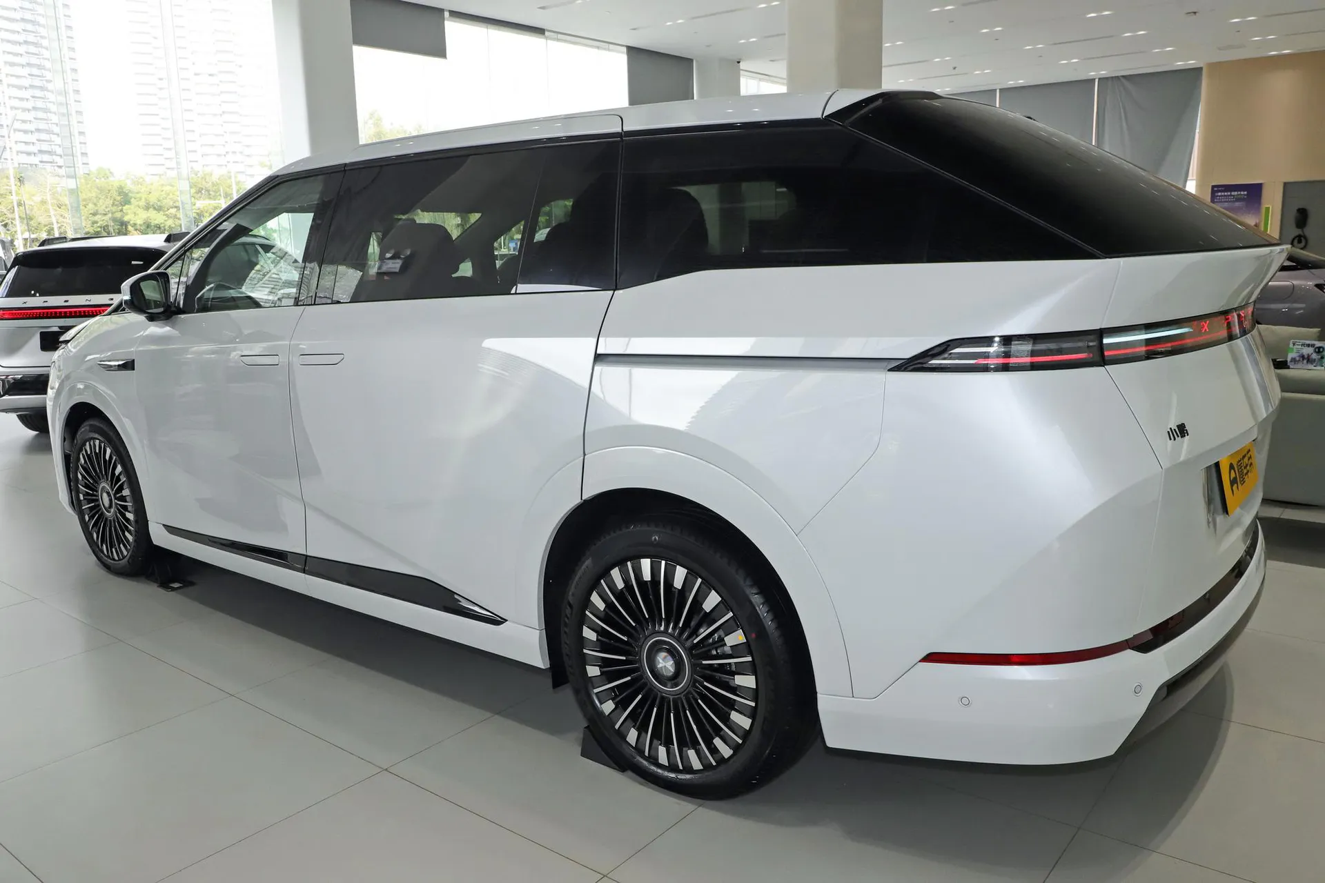  X9 BEV 710 AWD Ultra