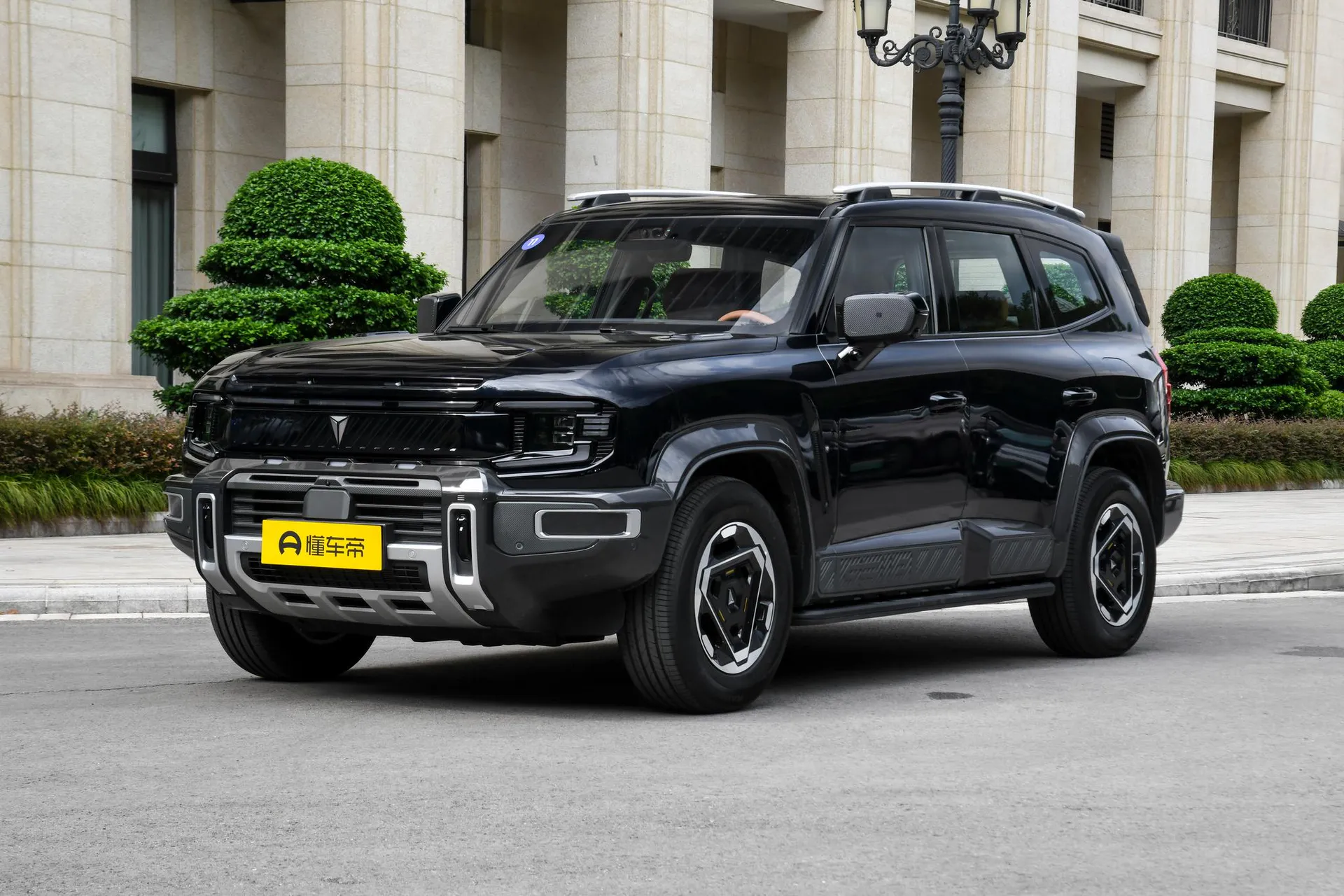  G318 AWD Air Suspension Qiankun
