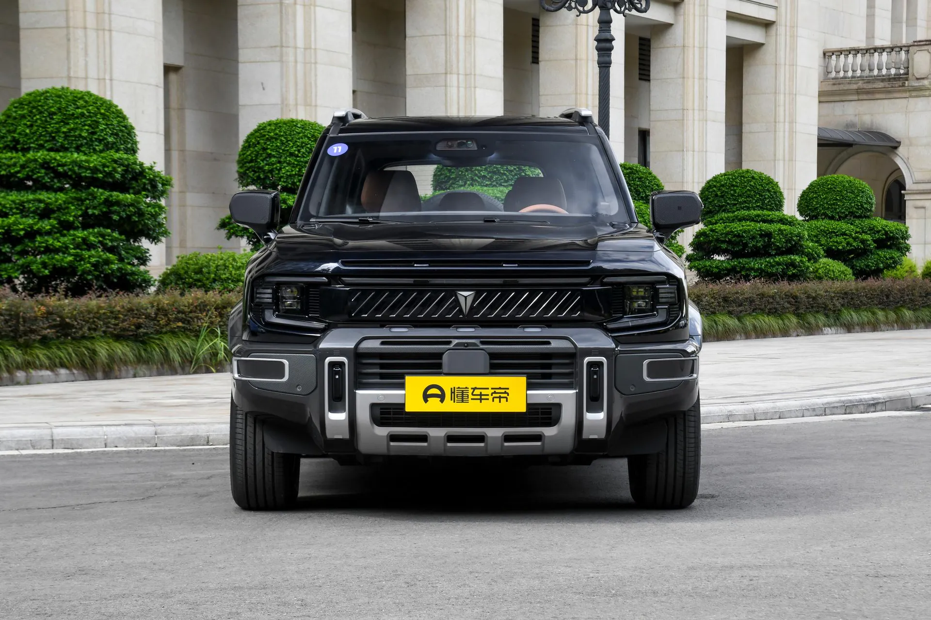  G318 AWD Air Suspension Qiankun