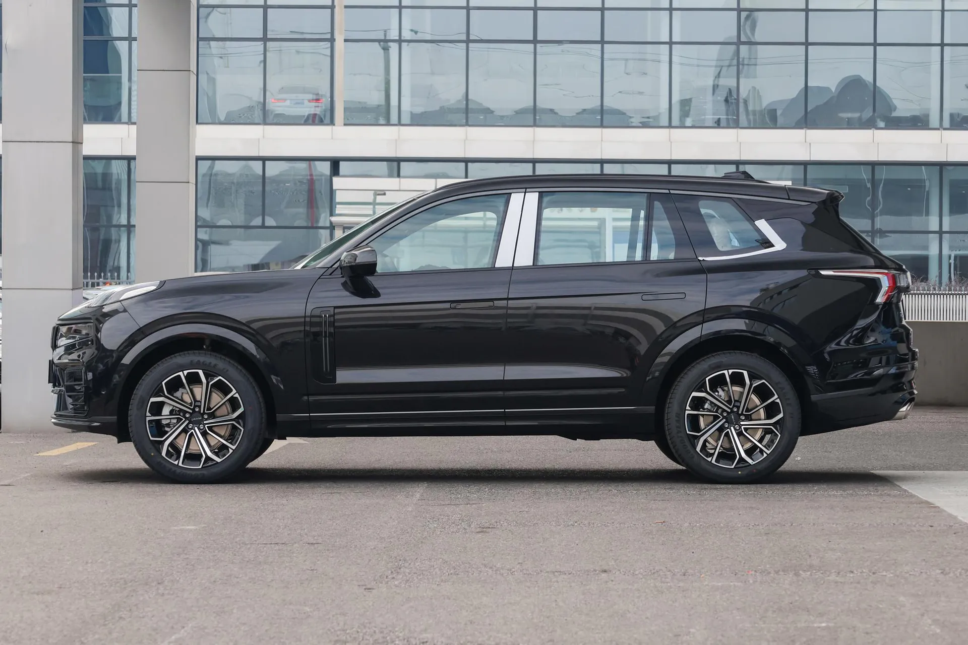  09 2.0T AWD Explorer Max