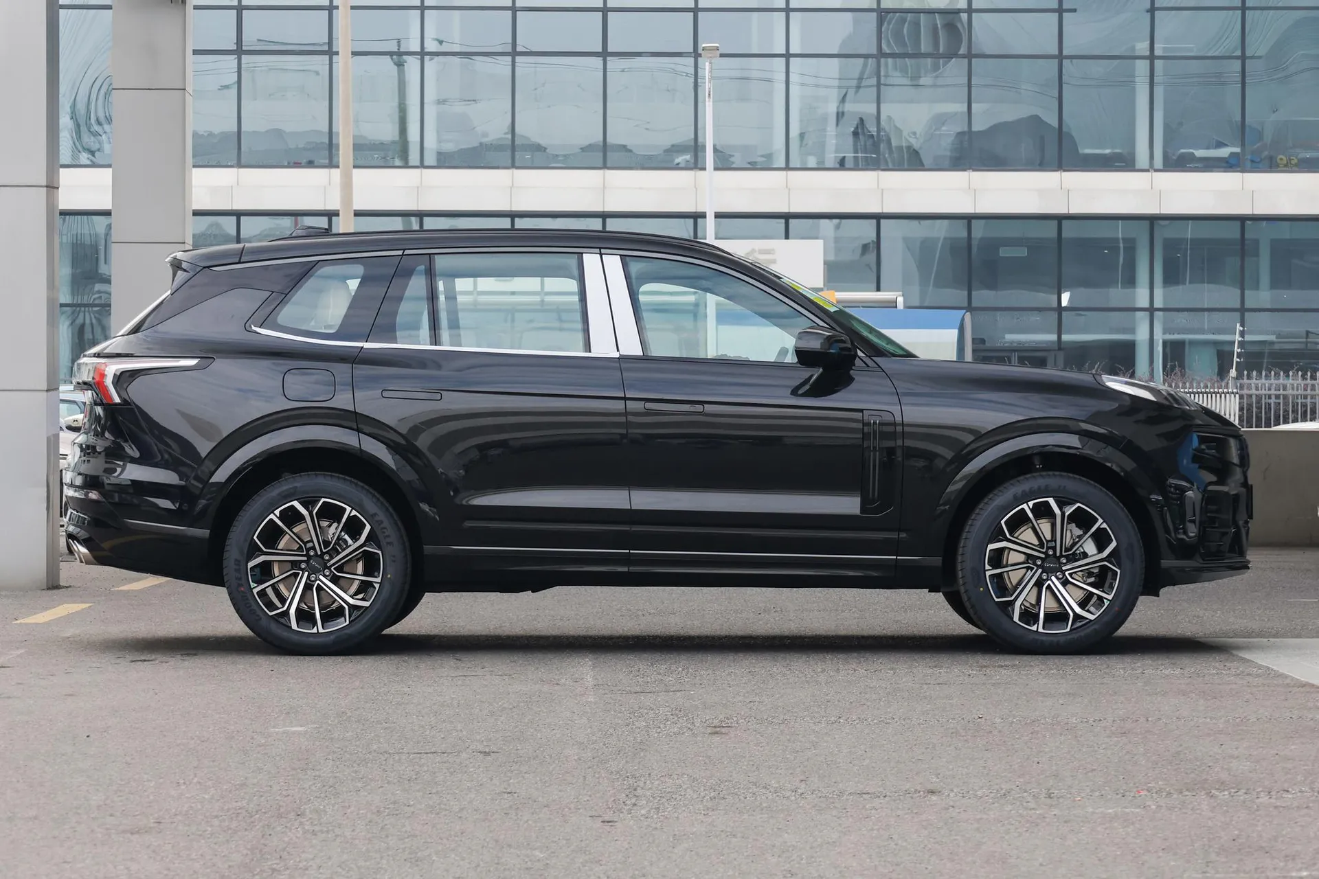  09 2.0T AWD Explorer Max