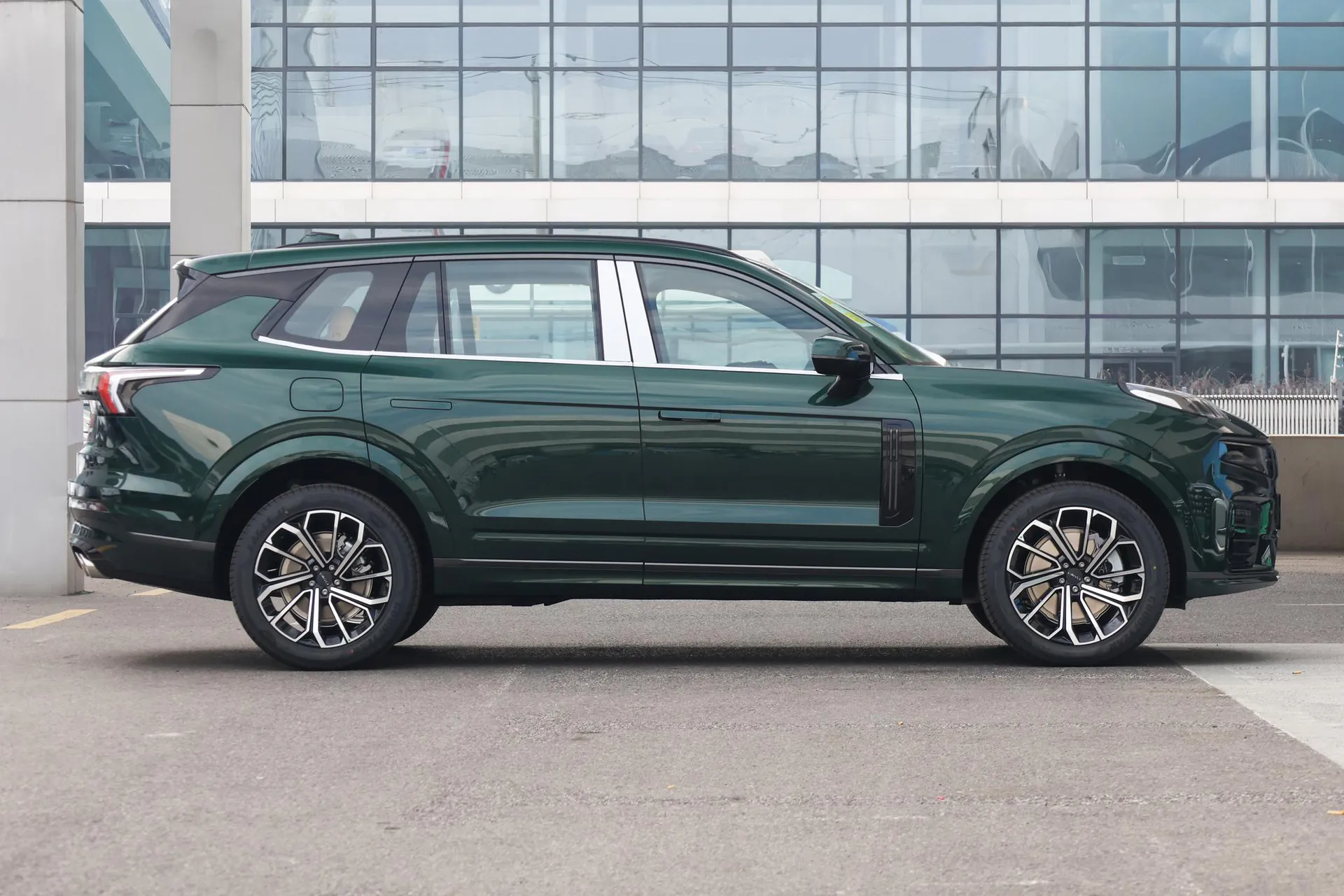  09 2.0T AWD Explorer Max