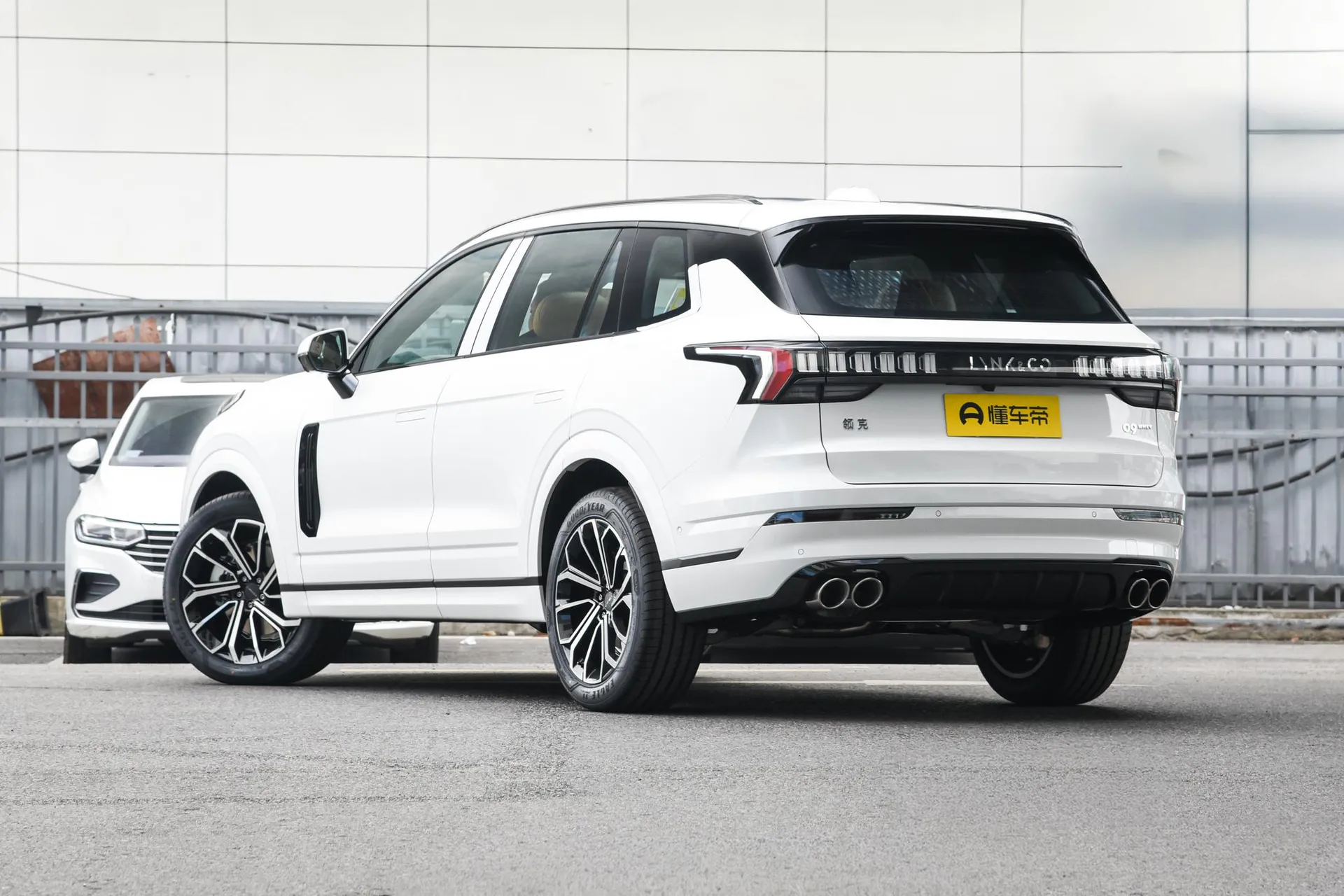  09 2.0T AWD Explorer Max