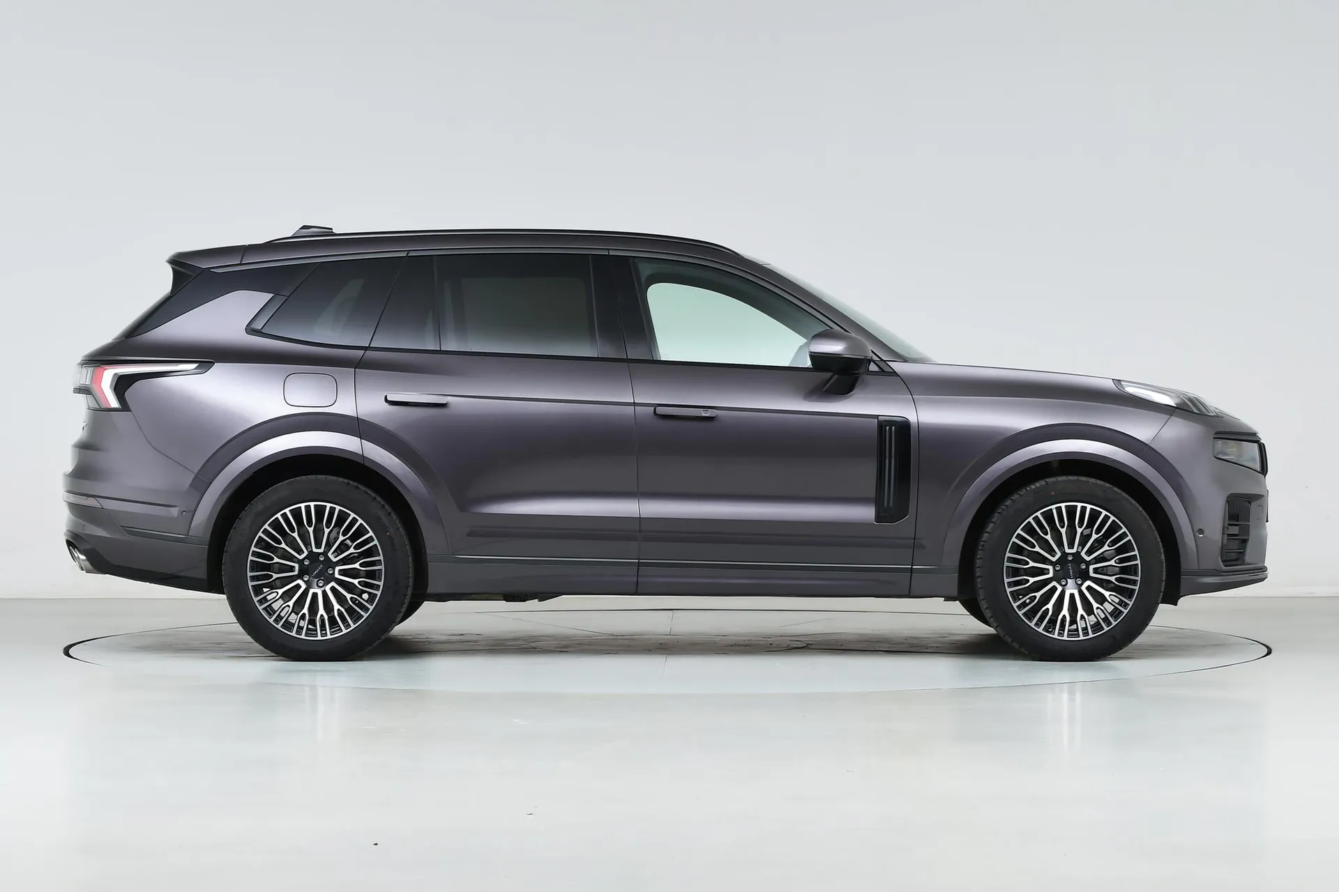  09 2.0T AWD Explorer Ultra