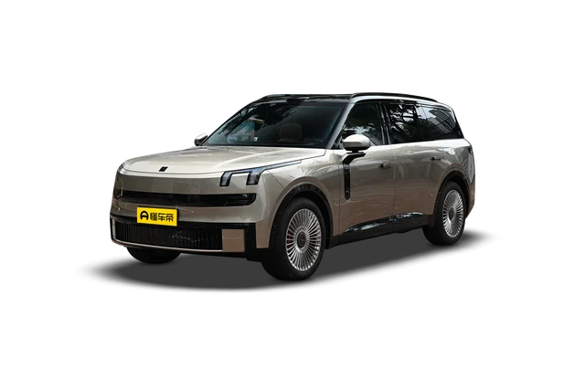 Lynk & Co 900