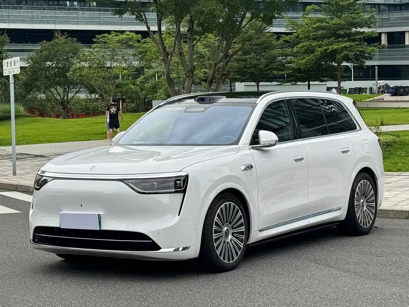 AITO M8 Range Extender Ultra 53.4 kWh 6-Seat 192-Line LiDAR