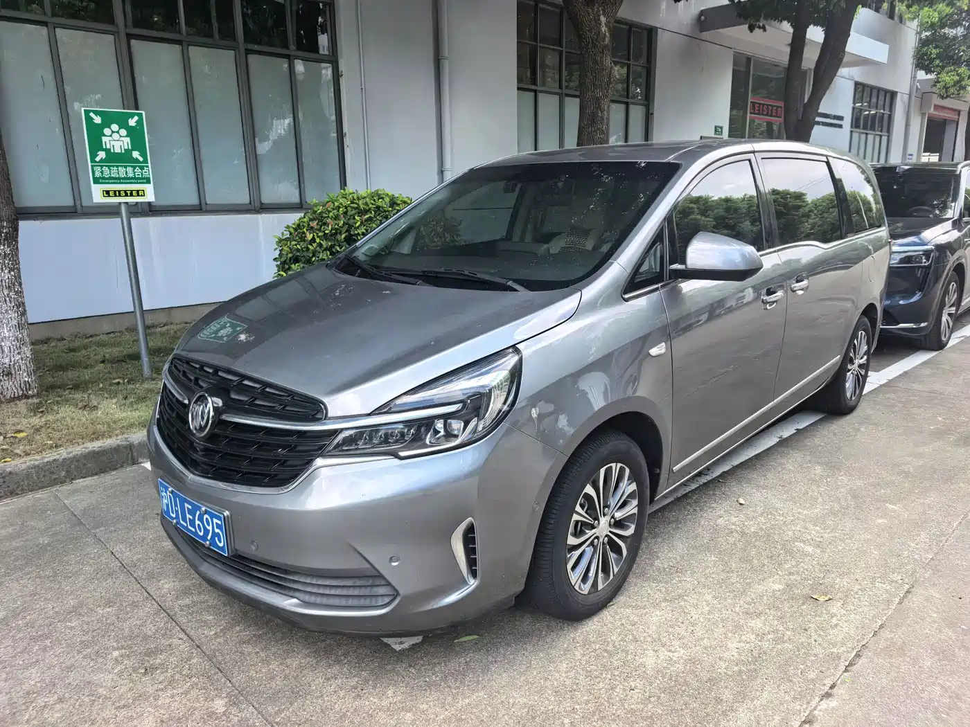 Buick GL8 Land business edition 652T smart premium